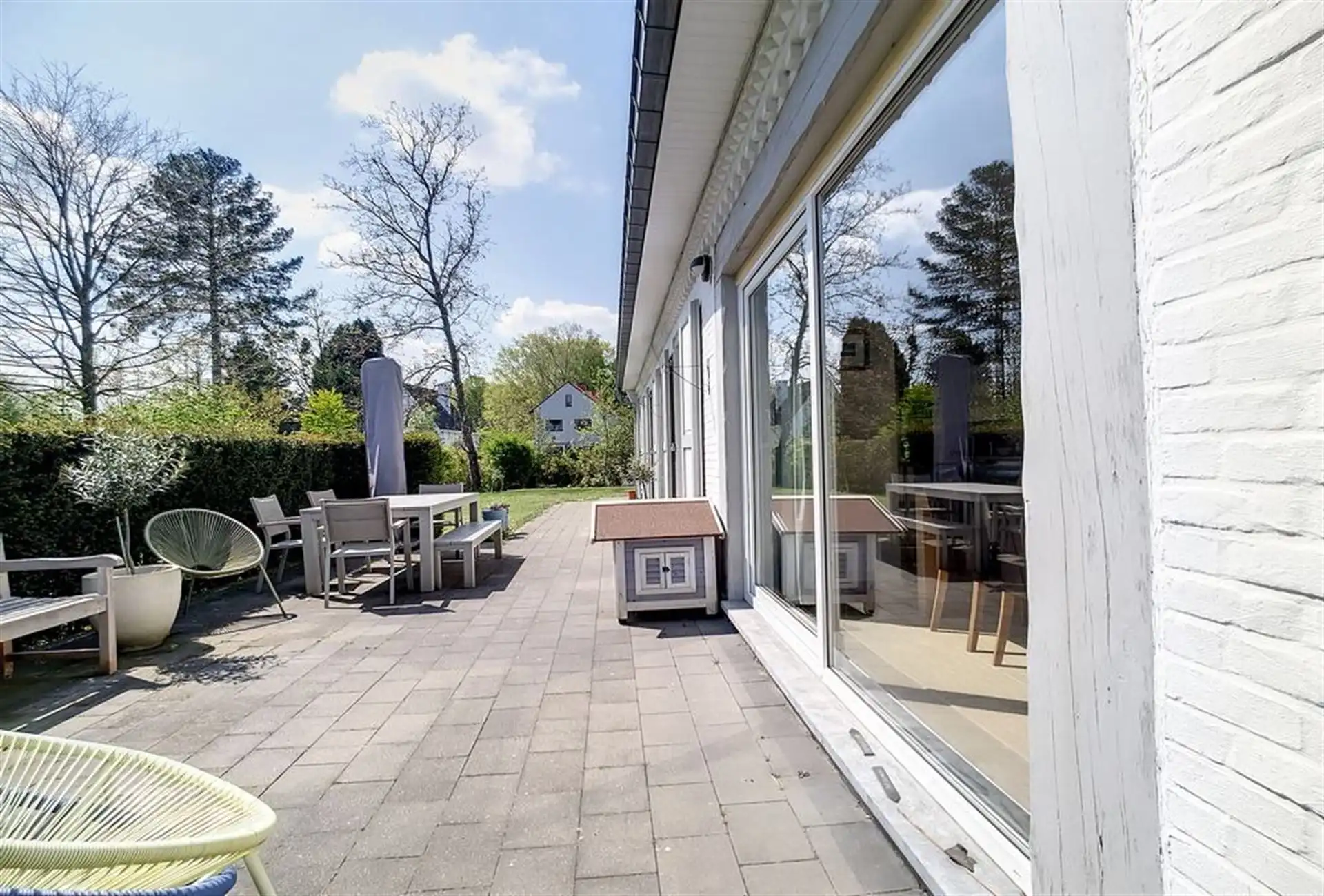 Residentieel gelegen villa foto 8