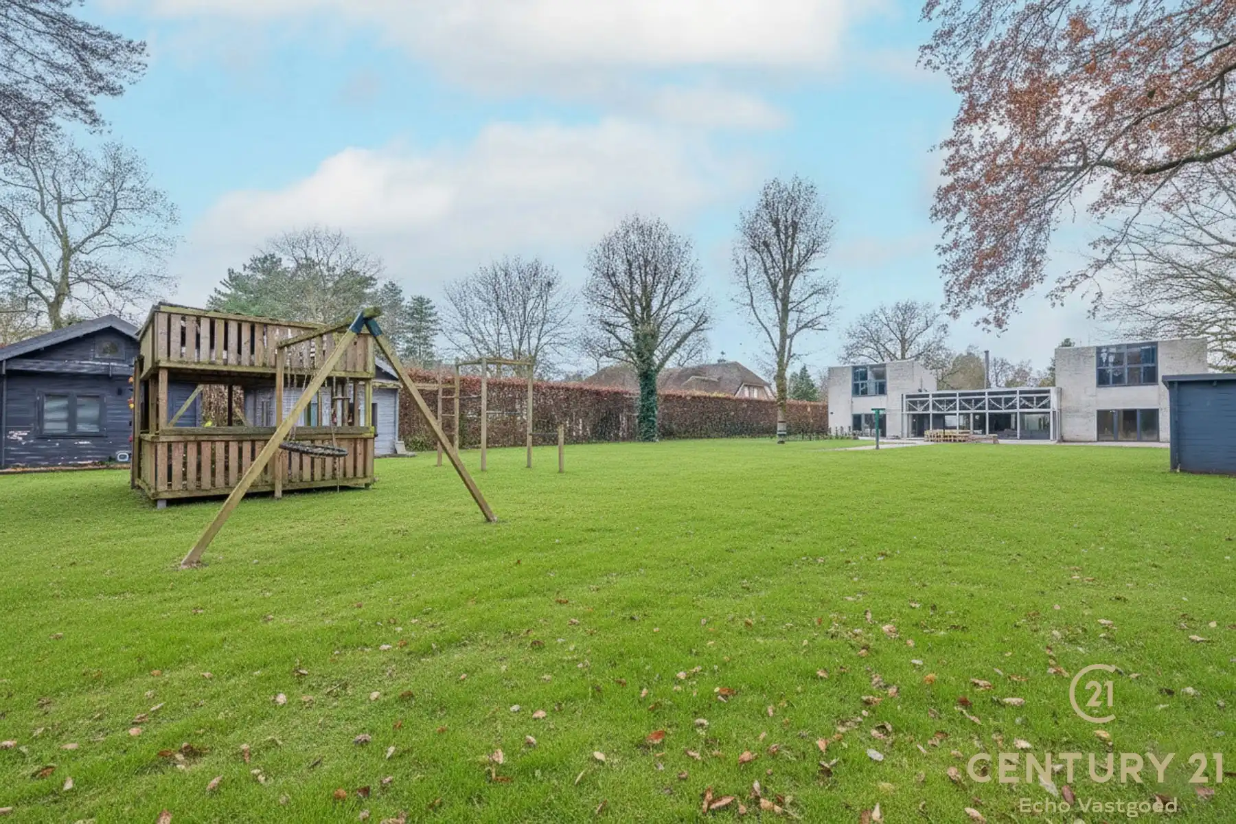 Unieke te renoveren villa in villawijk “De Lint” foto 6