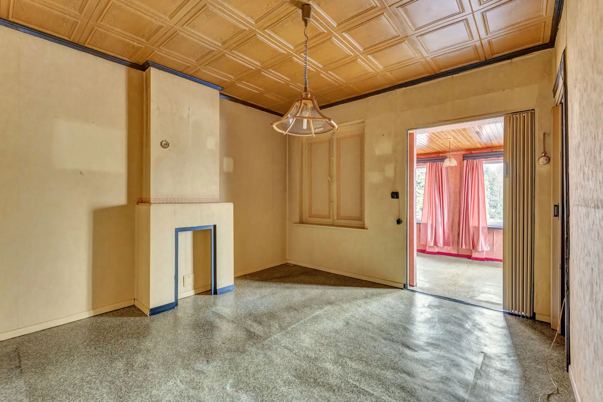 Ruime woning met veel potentieel en grote garage (80m²) foto 19