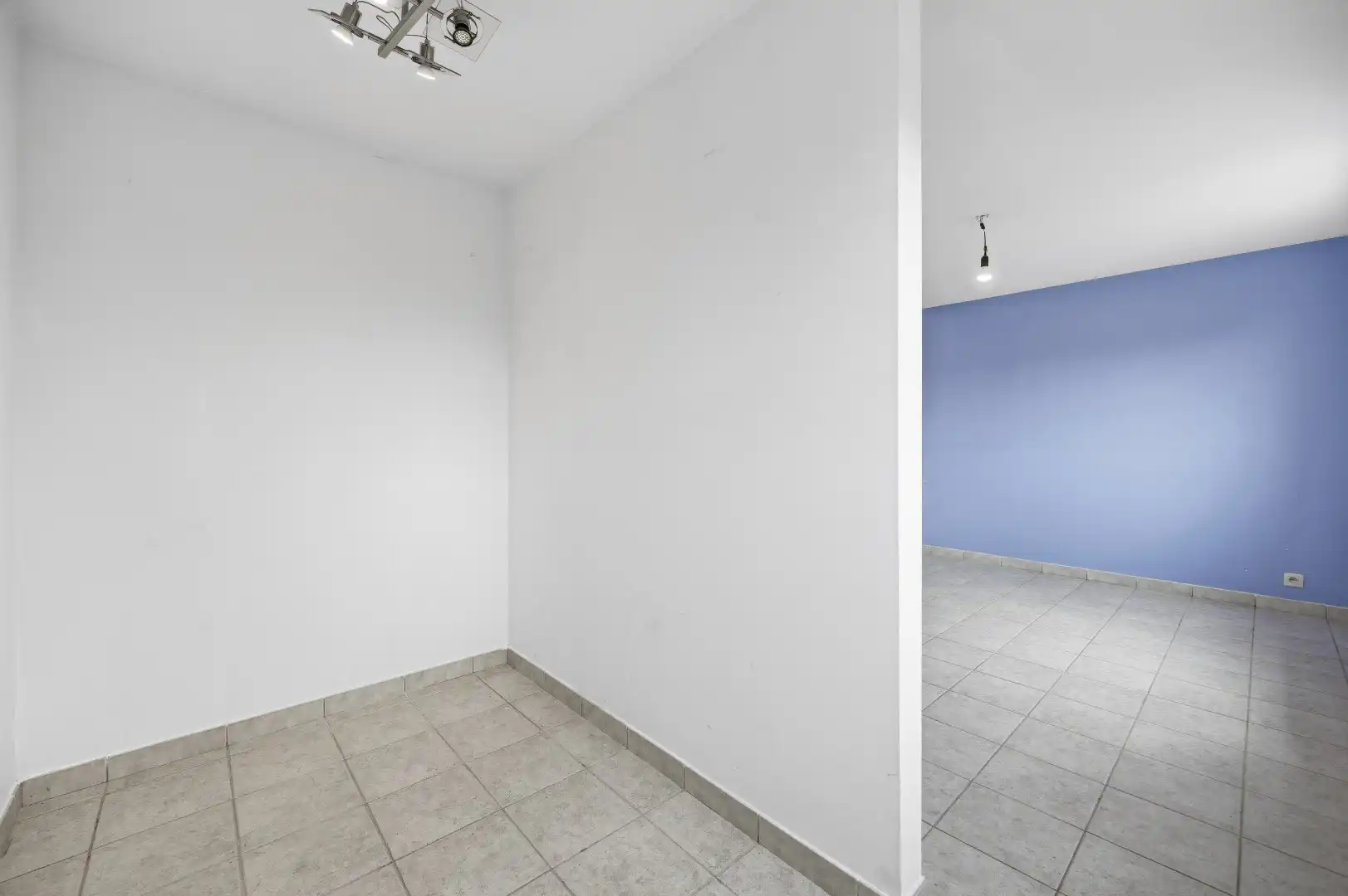 Instapklare rijwoning uit 2009 met 3 slpks, zonnig terras, tuin en 2 autostaanplaatsen foto 16