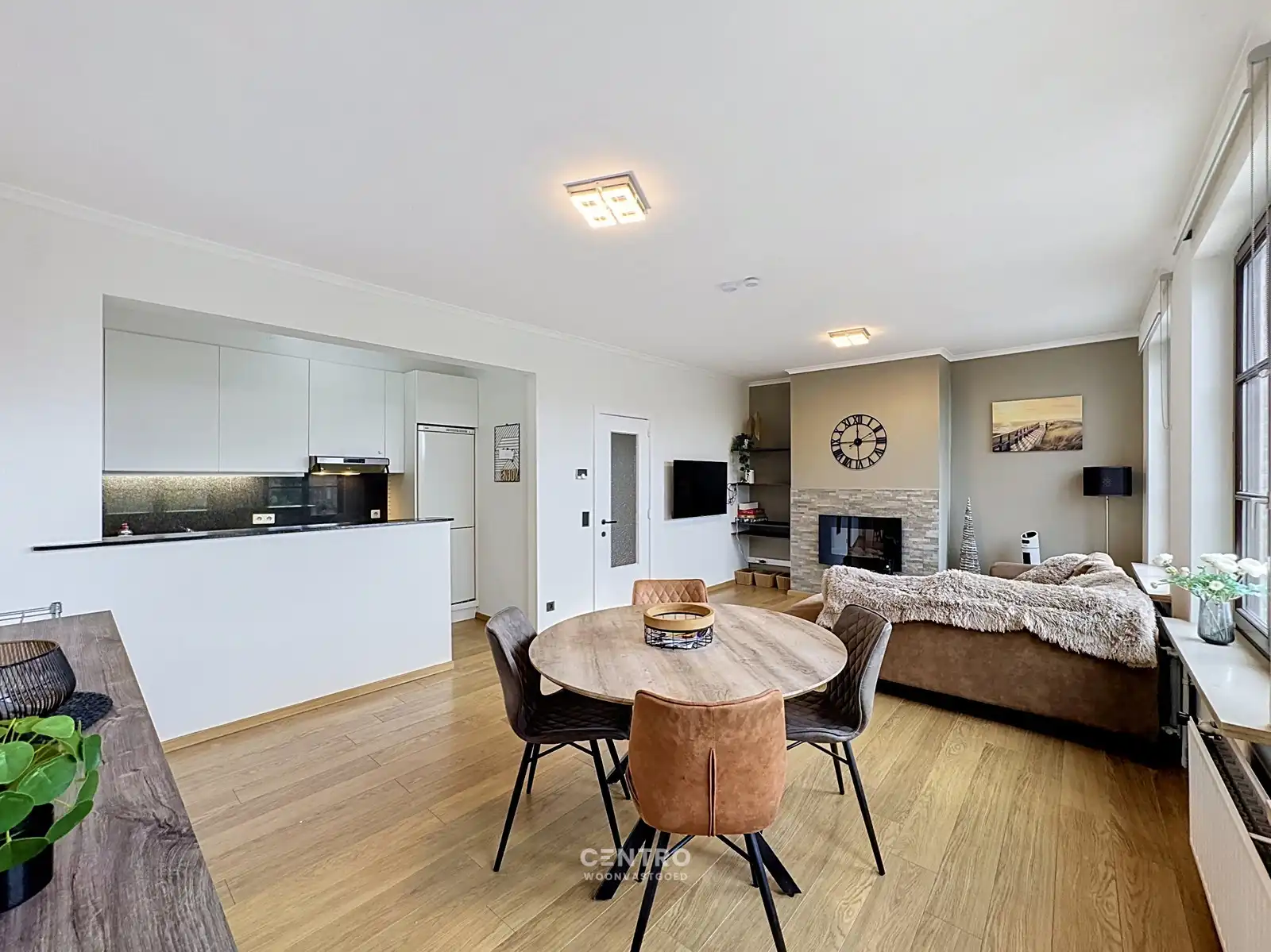 Interessant appartement met 2 RUIME slpks op LEUKE ligging! foto 5