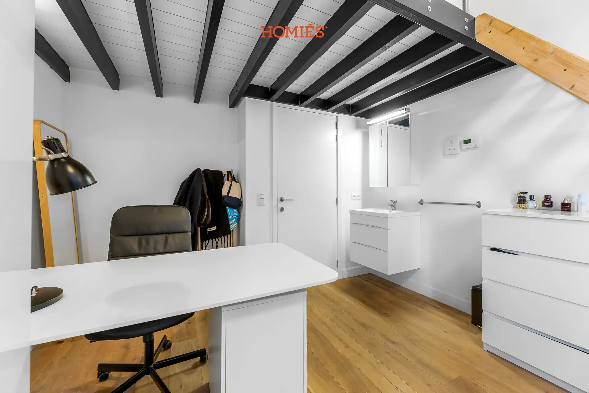 Studentenkamer met hoogslaper nabij het station foto 17