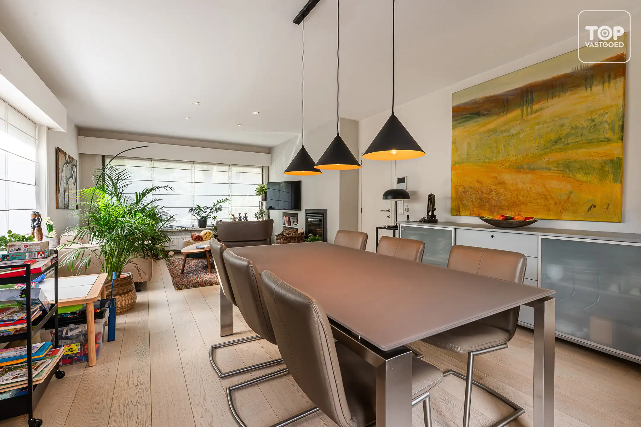 Instapklare halfopen woning met 4 slaapkamers, garage en mooie tuin foto 9