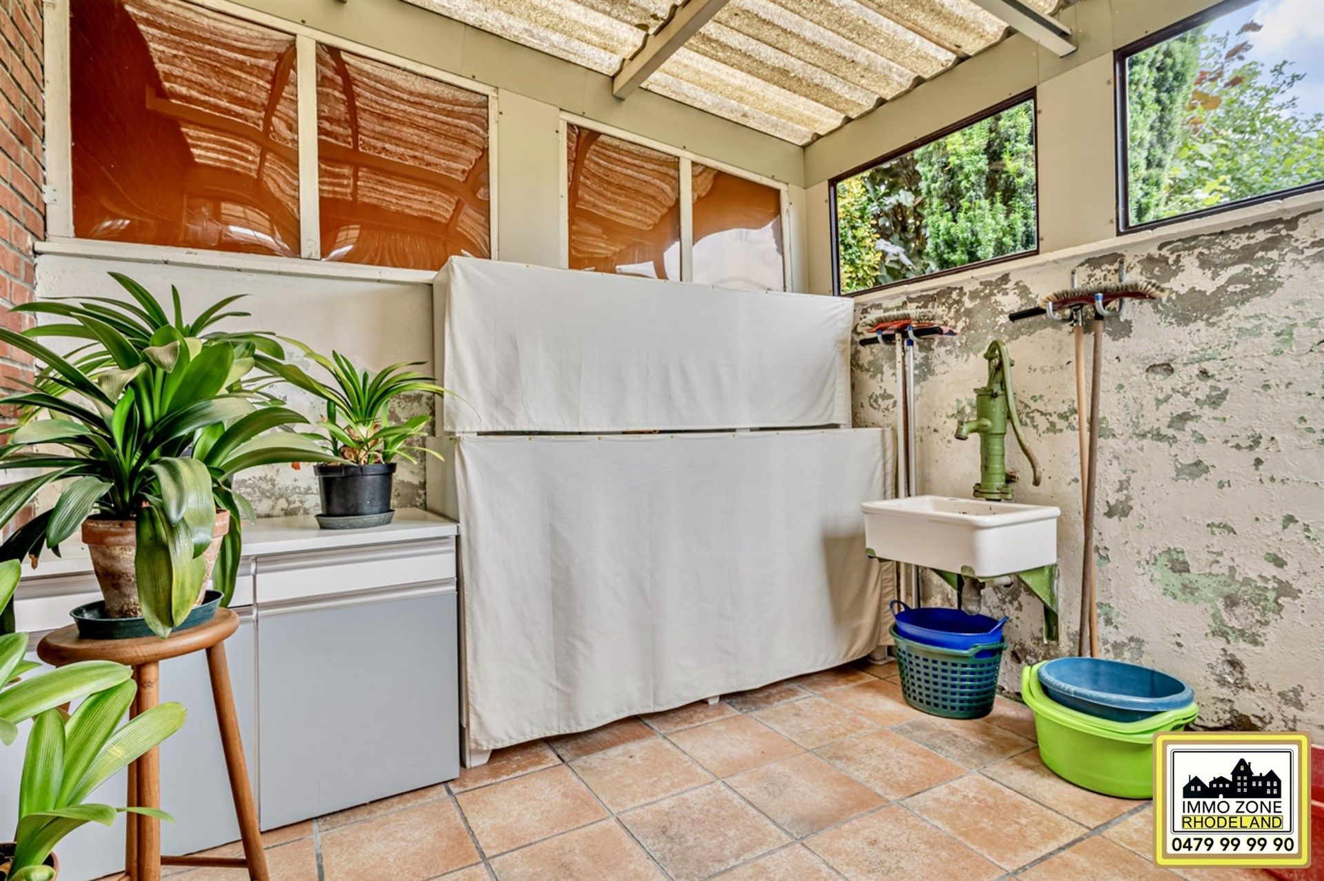 Schitterende bungalow-villa met 3 slpks, 2 garages en tuin foto 17