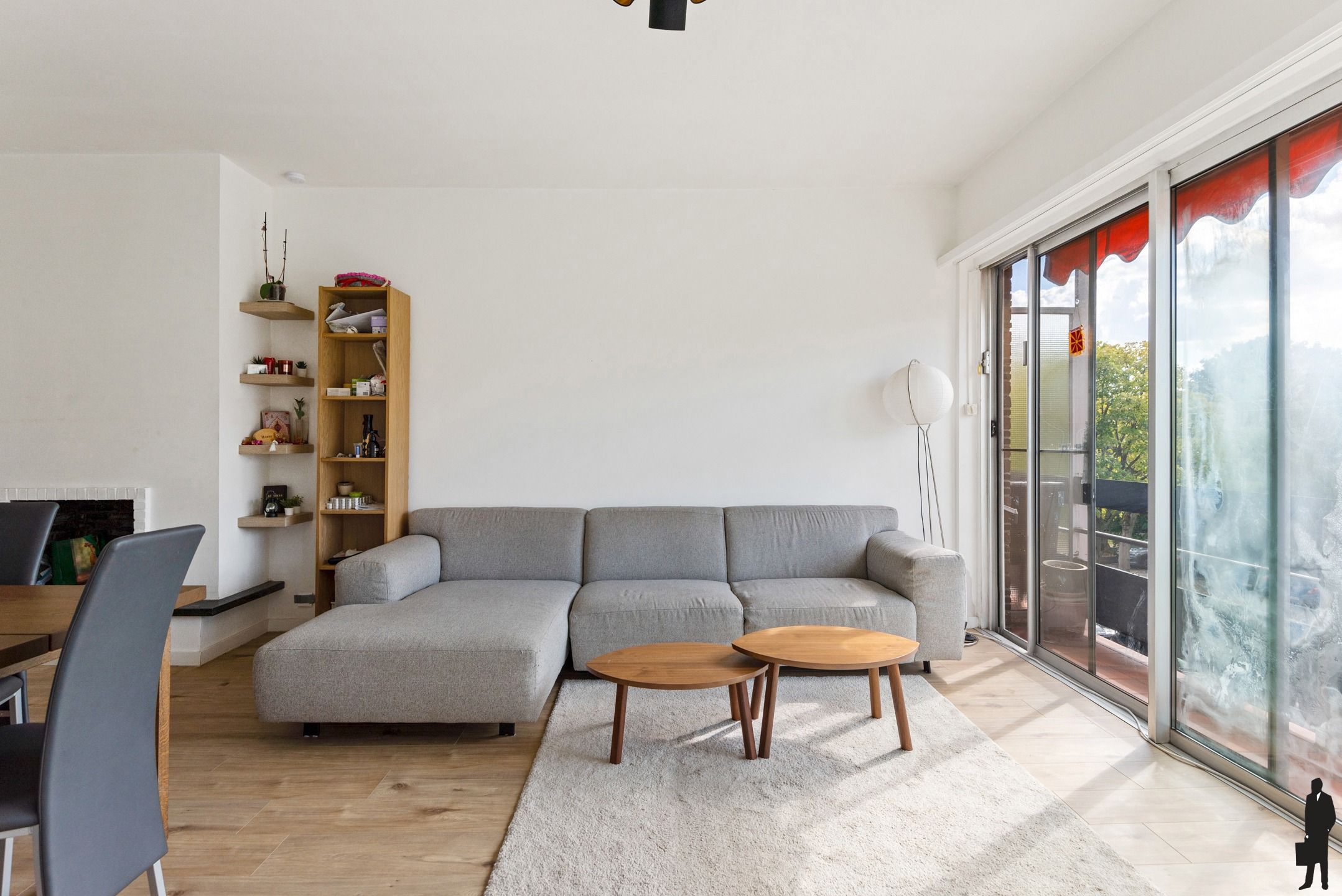 Lichtrijk gerenoveerd appartement met 2 slaapkamers foto 2