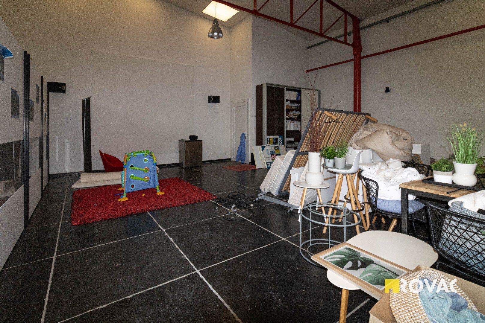 Ruime alleenstaande loftwoning met garage/opslagplaats foto 9