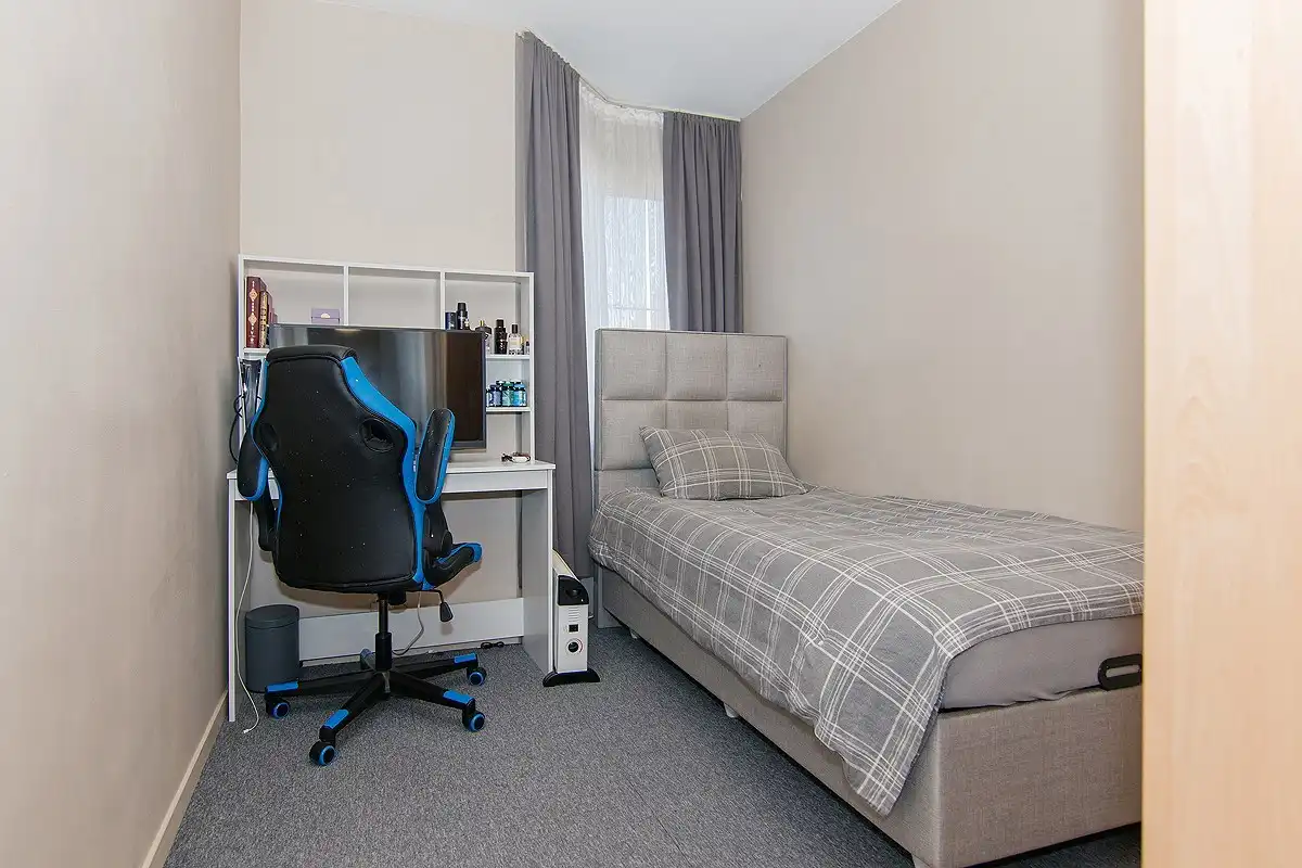 Verzorgd appartement met 2 slaapkamers,  groot terras en lift foto 23