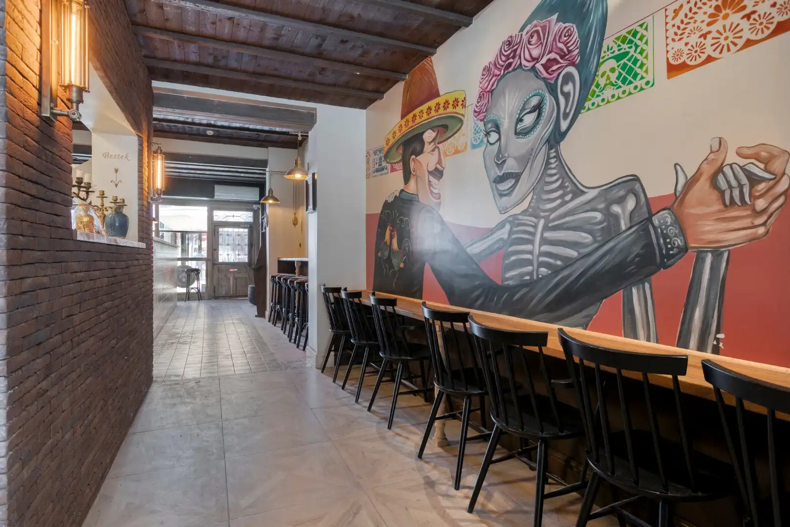 Instapklare handelszaak met appartement en gezellige binnenkoer foto 8