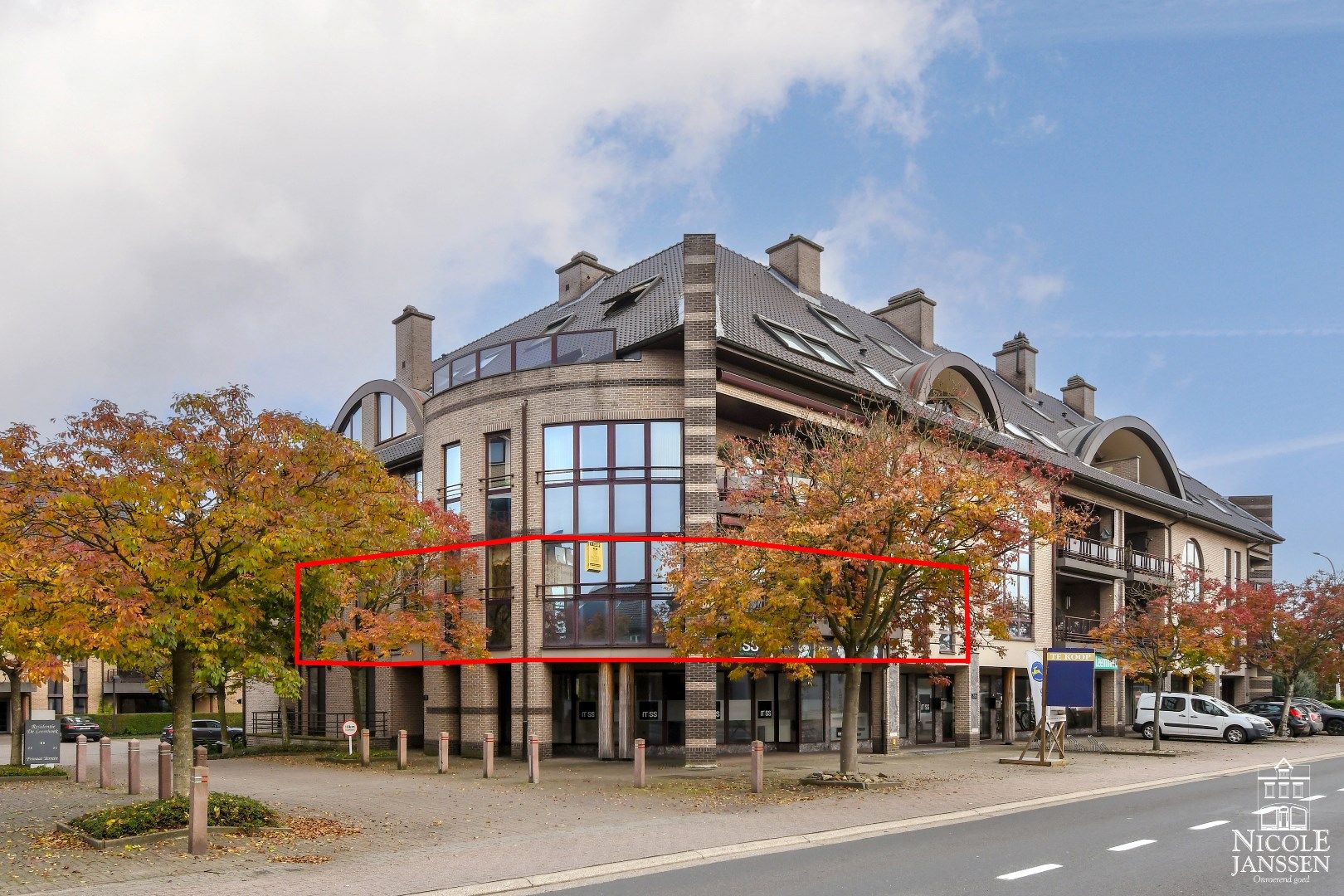 Ruim appartement met overdekt terras, autostandplaats en kelderberging  foto 1