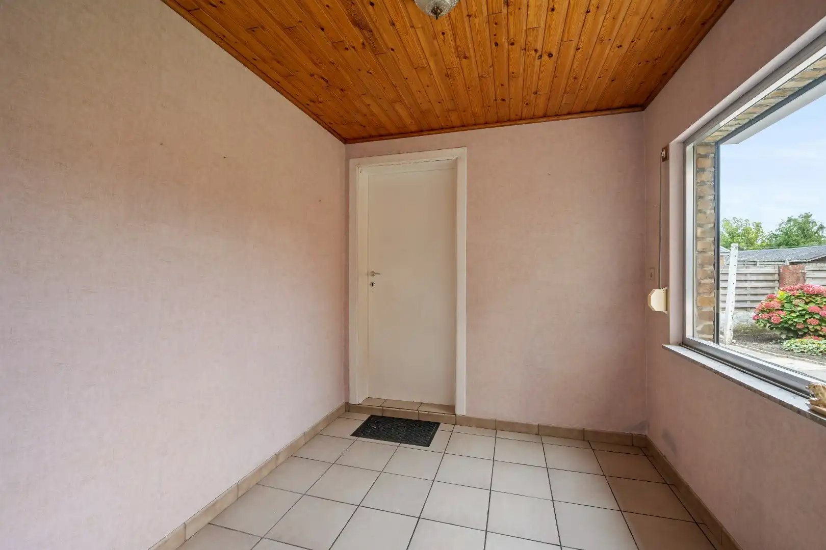 Op te frissen woning met 3 slaapkamers, garage en tuin. foto 15