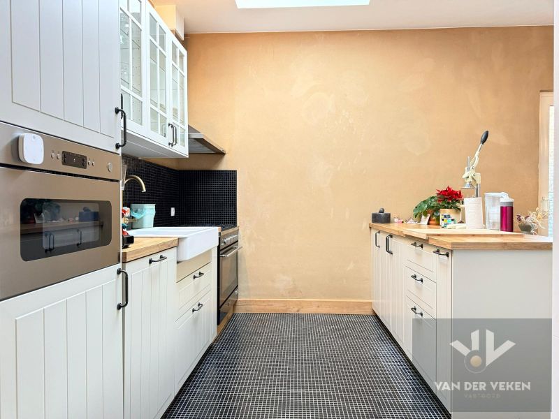 Prachtige woning met 4 slaapkamers. foto 8