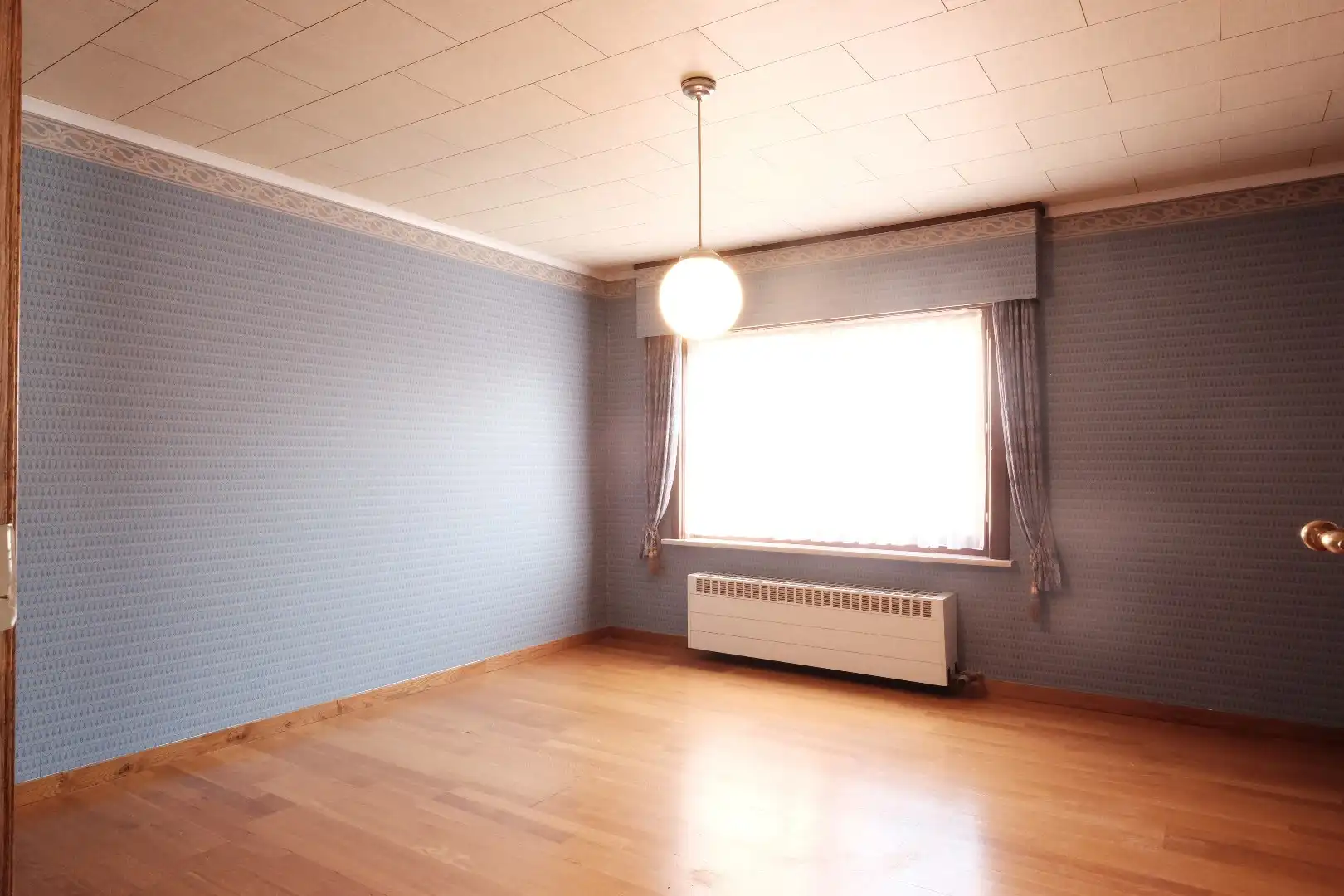 Ruime halfopen woning met 5 slaapkamers, 2 garages en zuidgerichte tuin foto 17