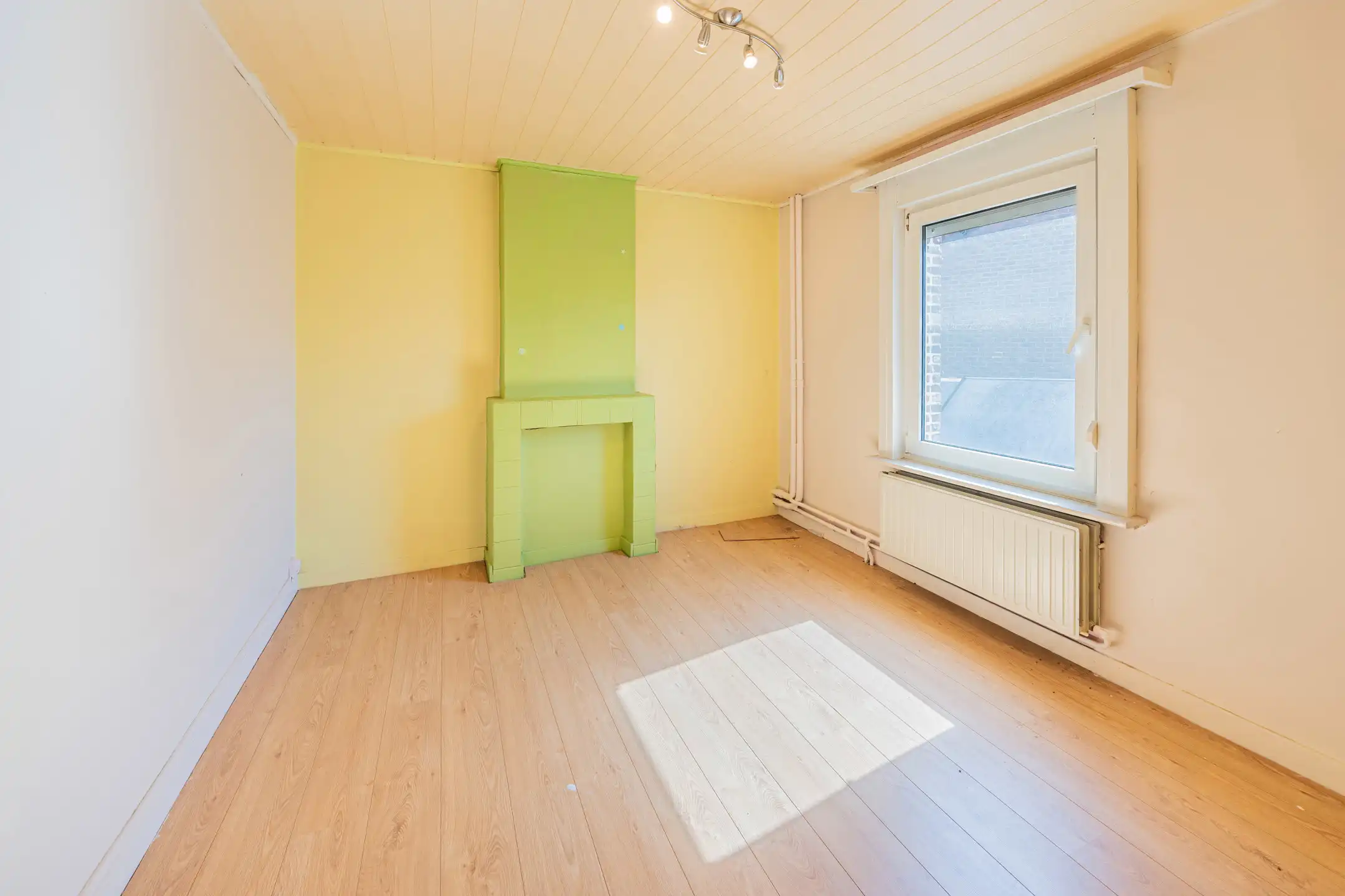 Te renoveren woning met magazijn op ruim perceel (833 m²)  foto 7