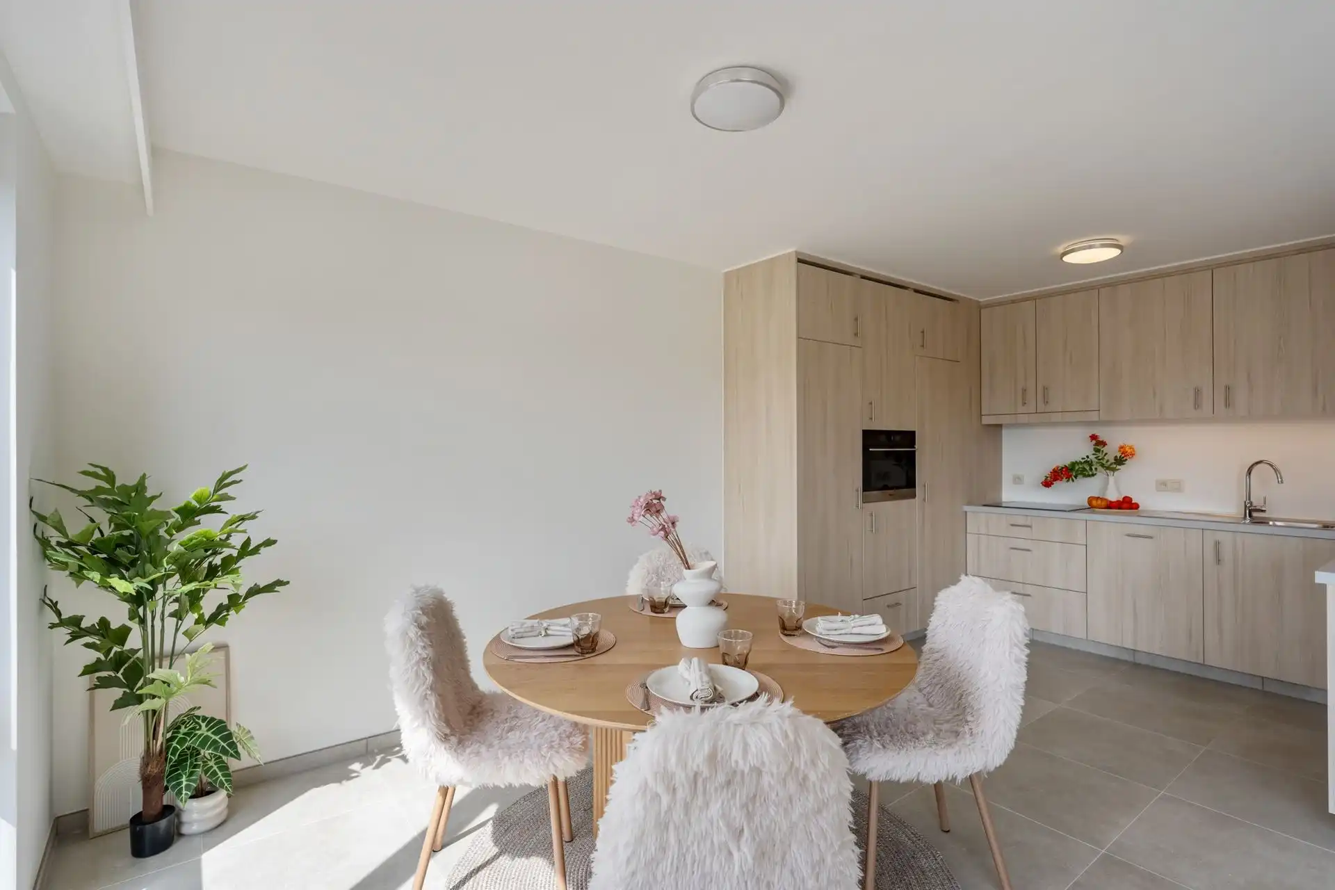 Appartement met 3 slaapkamers, kelderberging en autostaanplaats foto 3
