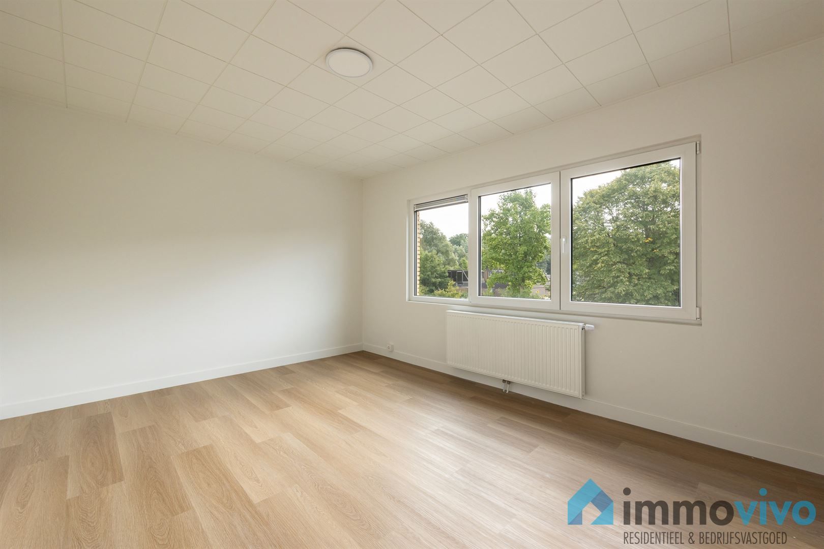 Zeer degelijke woning met drie slaapkamers en ruime kelder foto 10