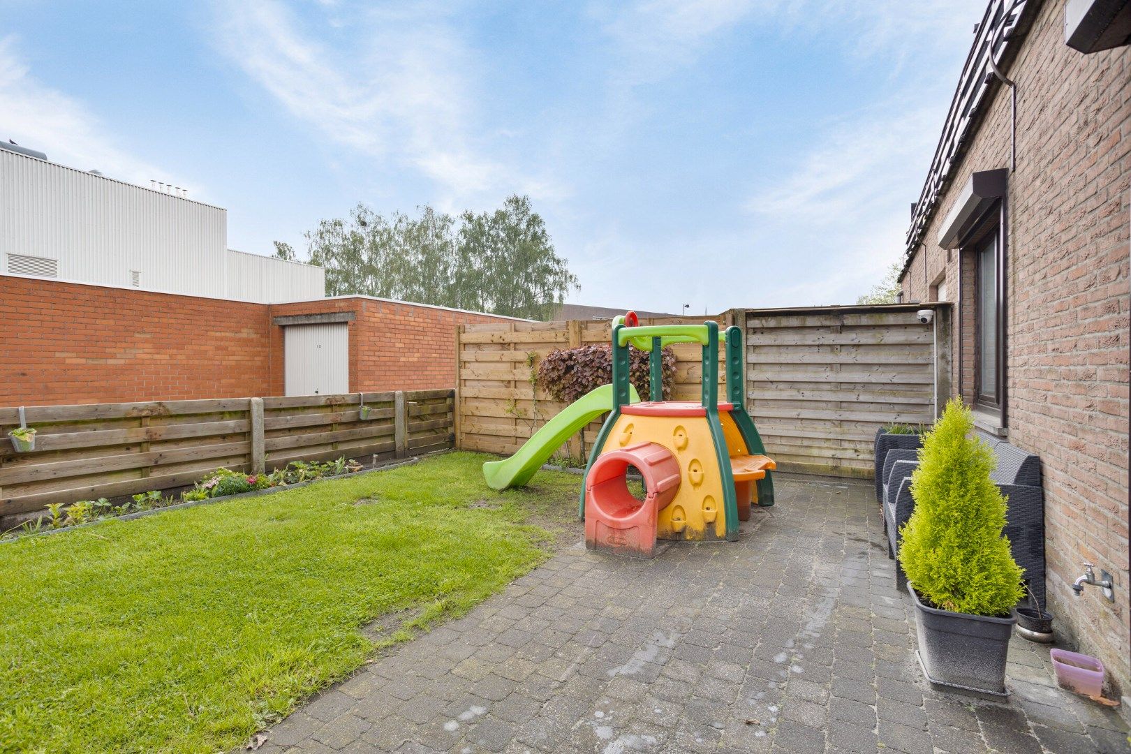  Ruim gelijkvloers appartement met 3 slpks, tuin en garage in het centrum van Geel ! foto 17