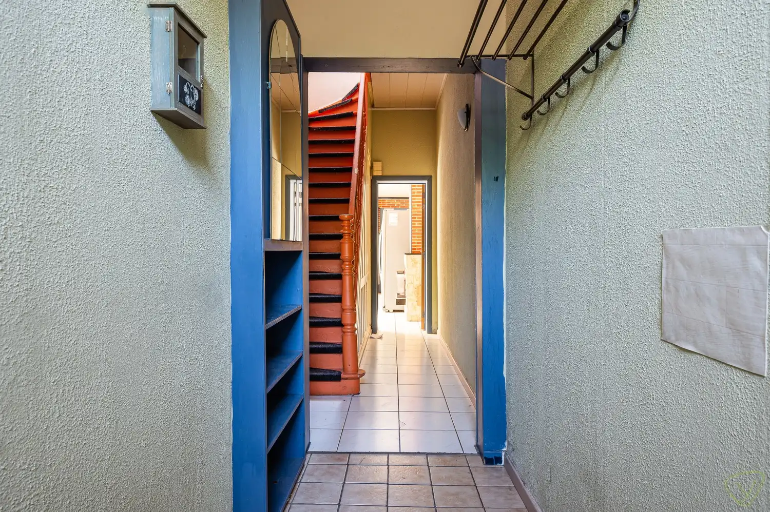 Ruime woning met potentieel en gunstige ligging te Eeklo foto 4