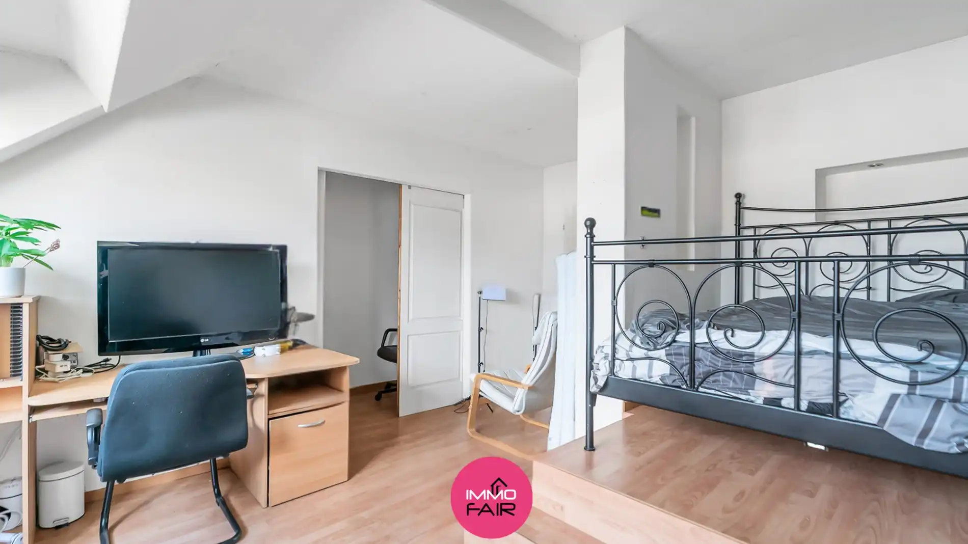 Karaktervolle, budgetvriendelijke gezinswoning in hartje Lanaken  foto 6