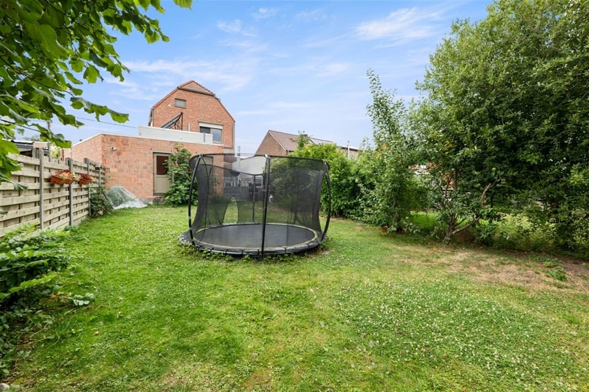CHARMANTE GEZINSWONING MET GARAGE EN ZONNEPANELEN IN BRUSTEM foto 30