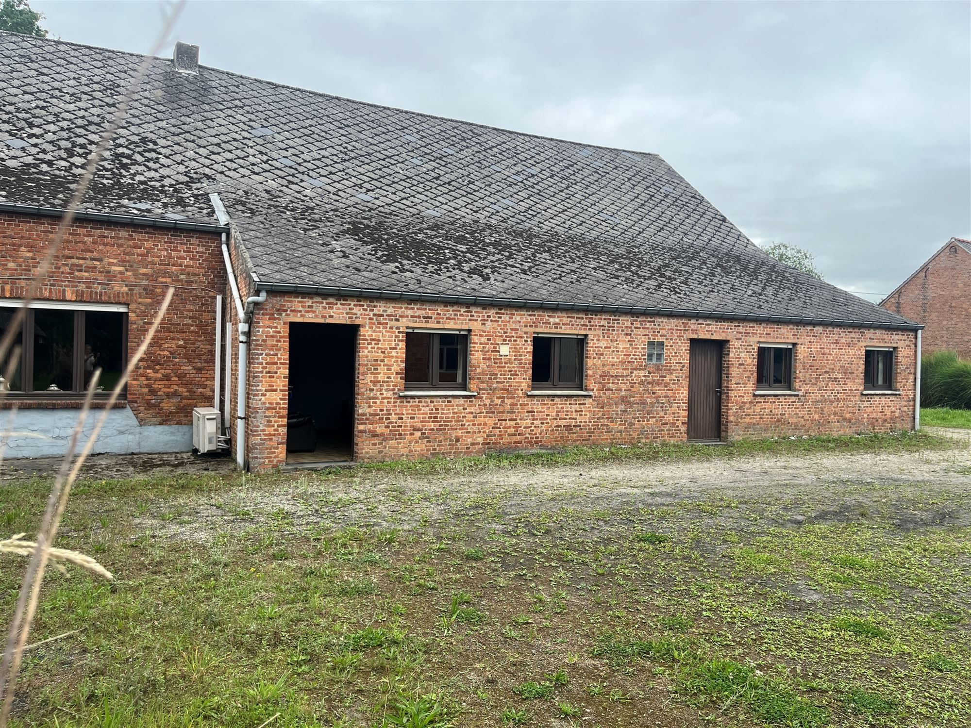 hoeve met 2,23 ha weiland foto 4