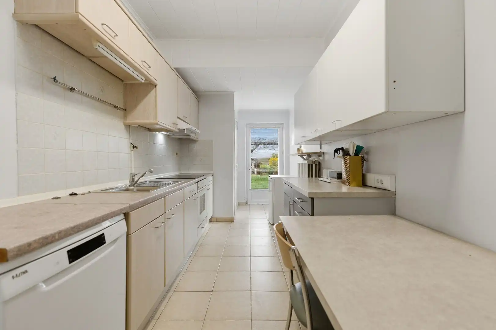 Instapklare rijwoning op een goede ligging in Tienen, met een prachtig zicht op de velden. foto 8