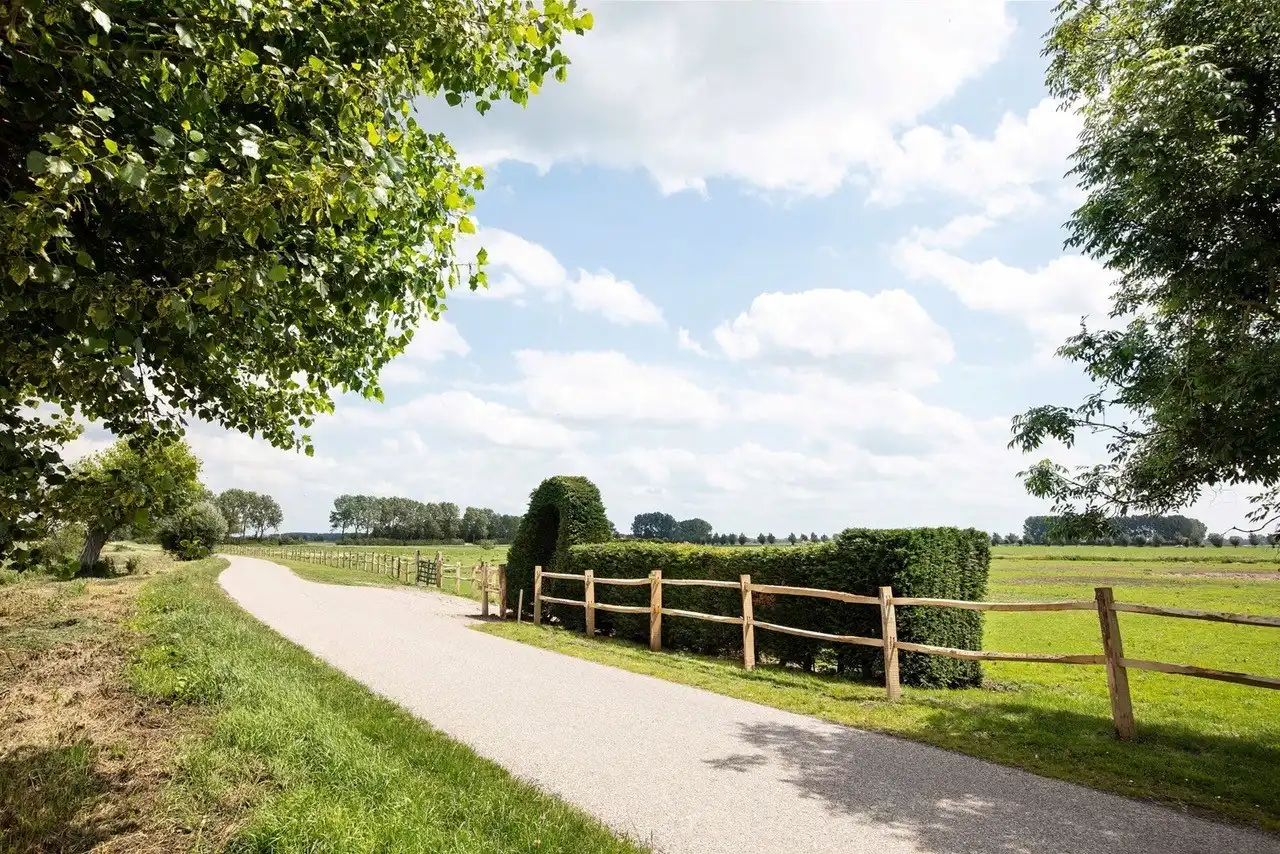 Exclusief landgoed in de polders van Cadzand foto {{pictureIndex}}