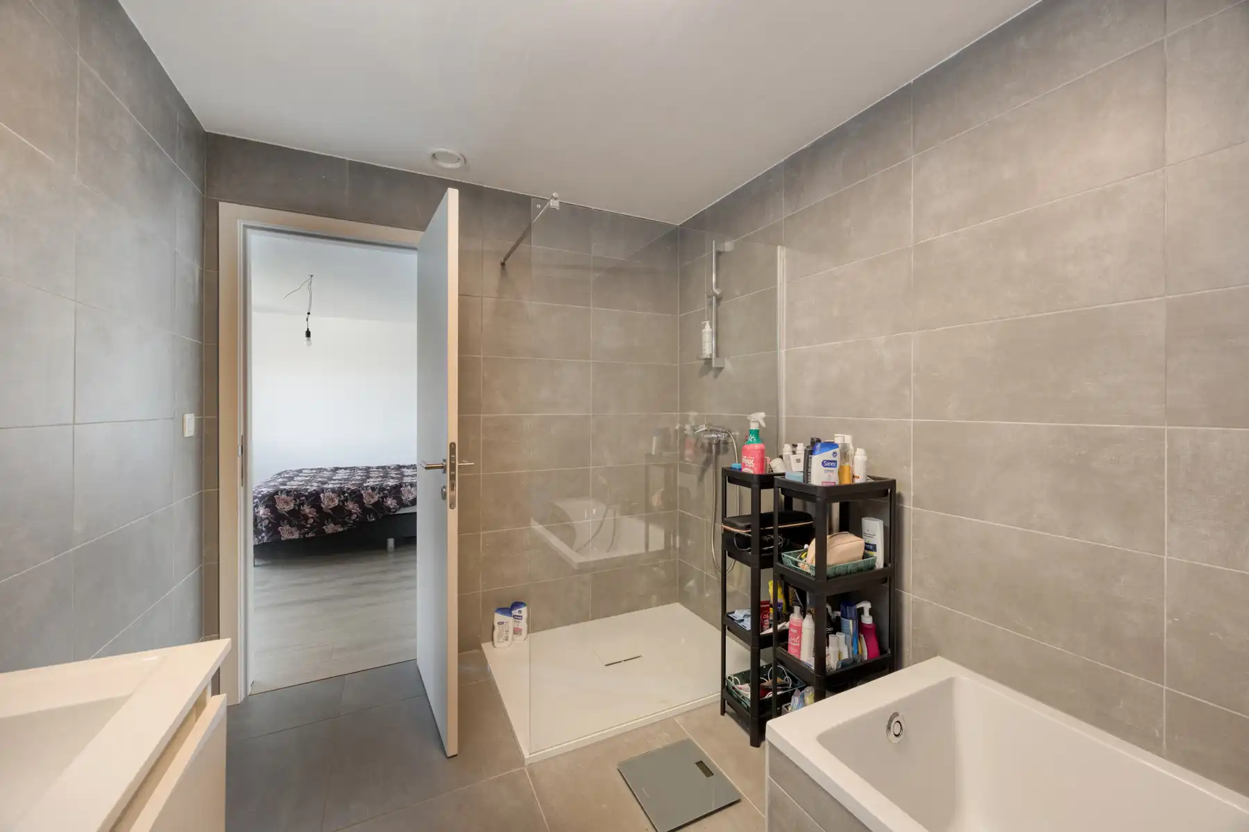 Leemans immobiliën biedt u deze uitzonderlijk ruime en energiezuinige woning aan in Merchtem! foto 20