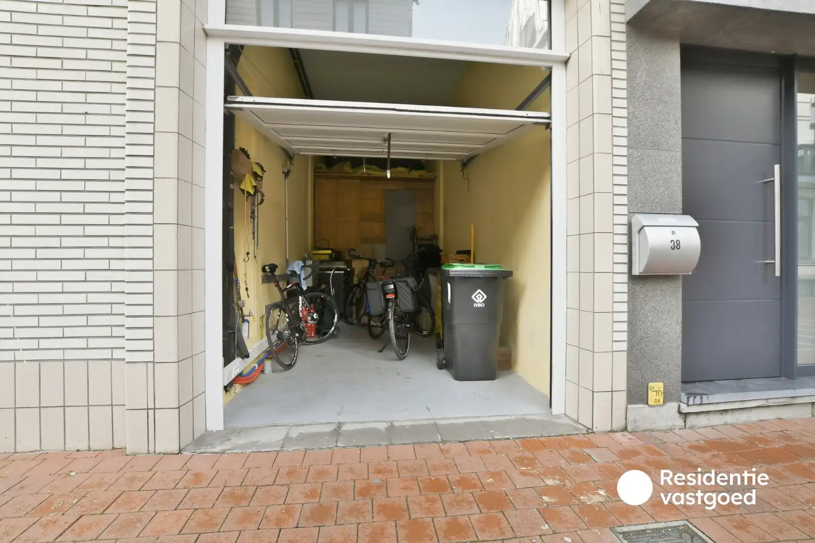 Ruim Drieslaapkamerappartement met Groot Terras in het Centrum van Blankenberge foto 13