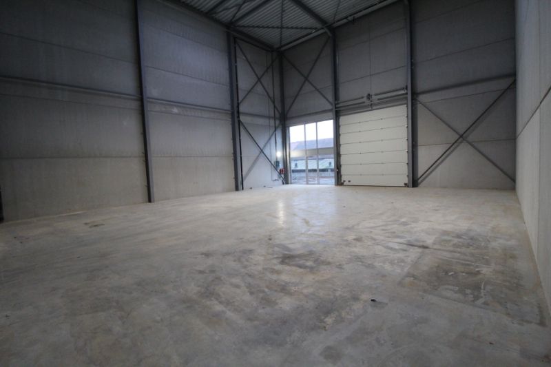 Nieuwbouw loods van 264m² te huur langs de Diksmuidsesteenweg te Hooglede/Roeselare foto 2