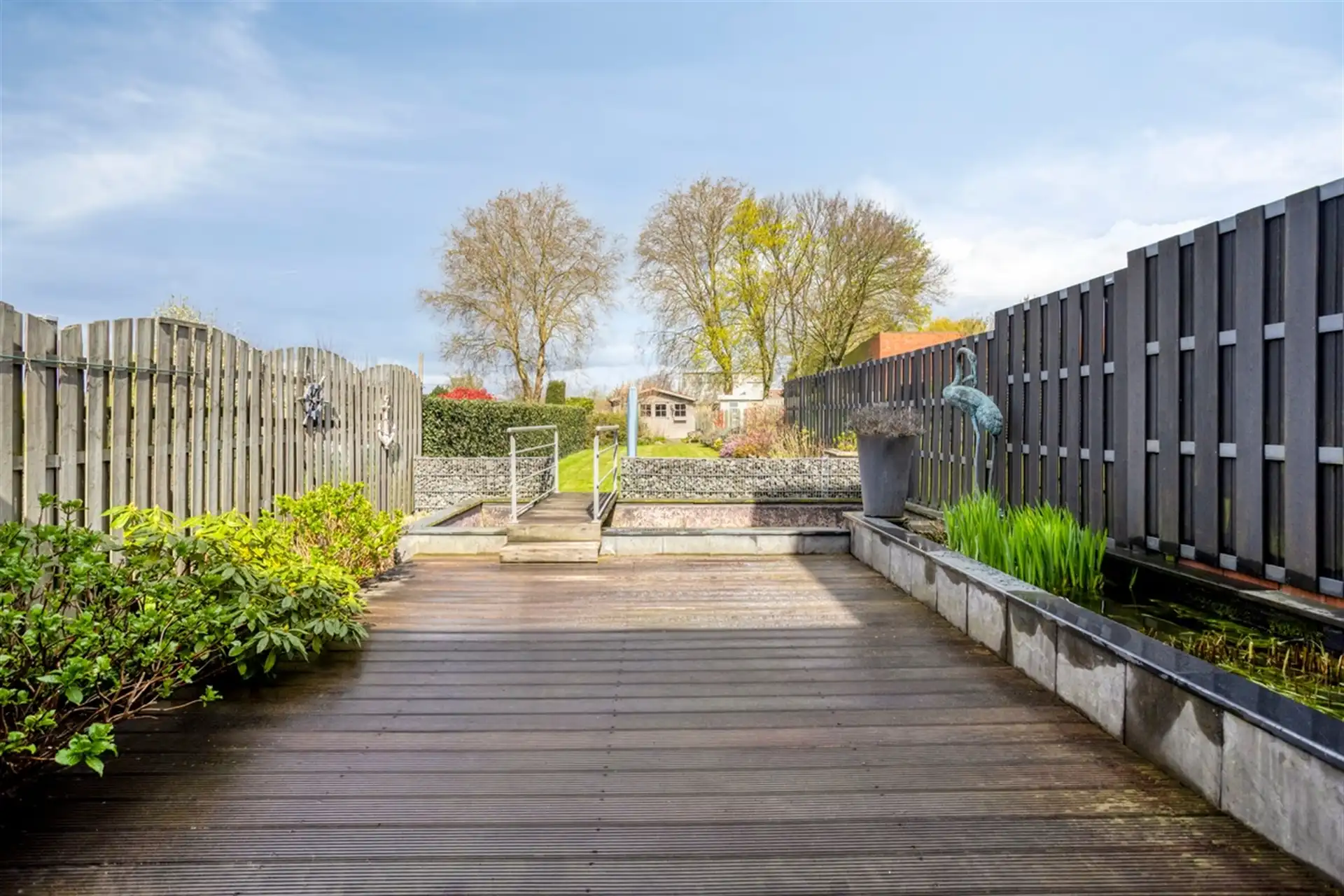 Gezinswoning met 3 slaapkamers, tuin en garage in rustige straat foto 13