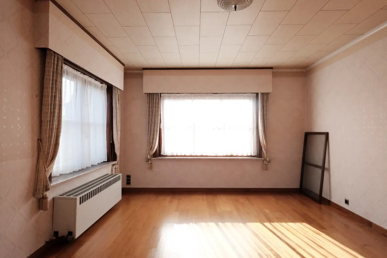 Ruime halfopen woning met 5 slaapkamers, 2 garages en zuidgerichte tuin foto 15