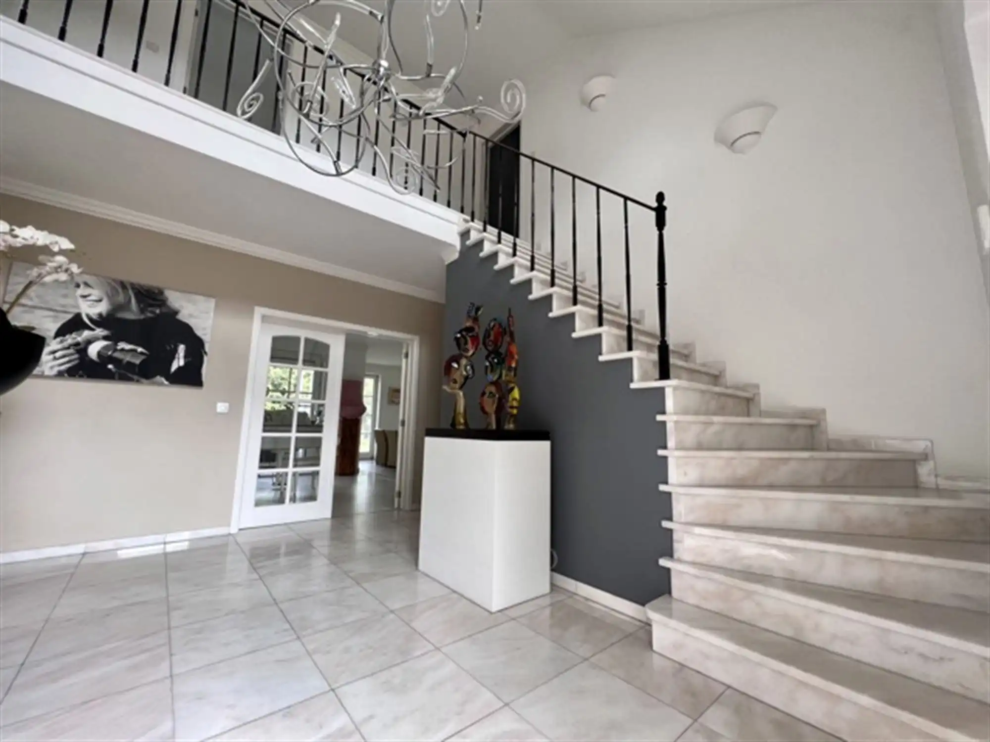 Villa met binnen en buitenzwembad foto 5