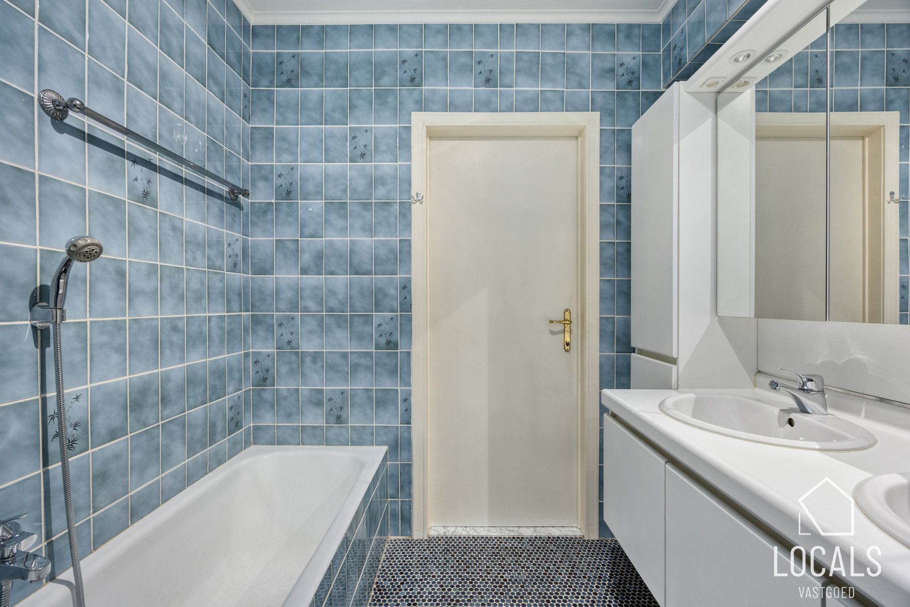 Mooi instapklaar appartement met garagebox in centrum Ninove foto 14
