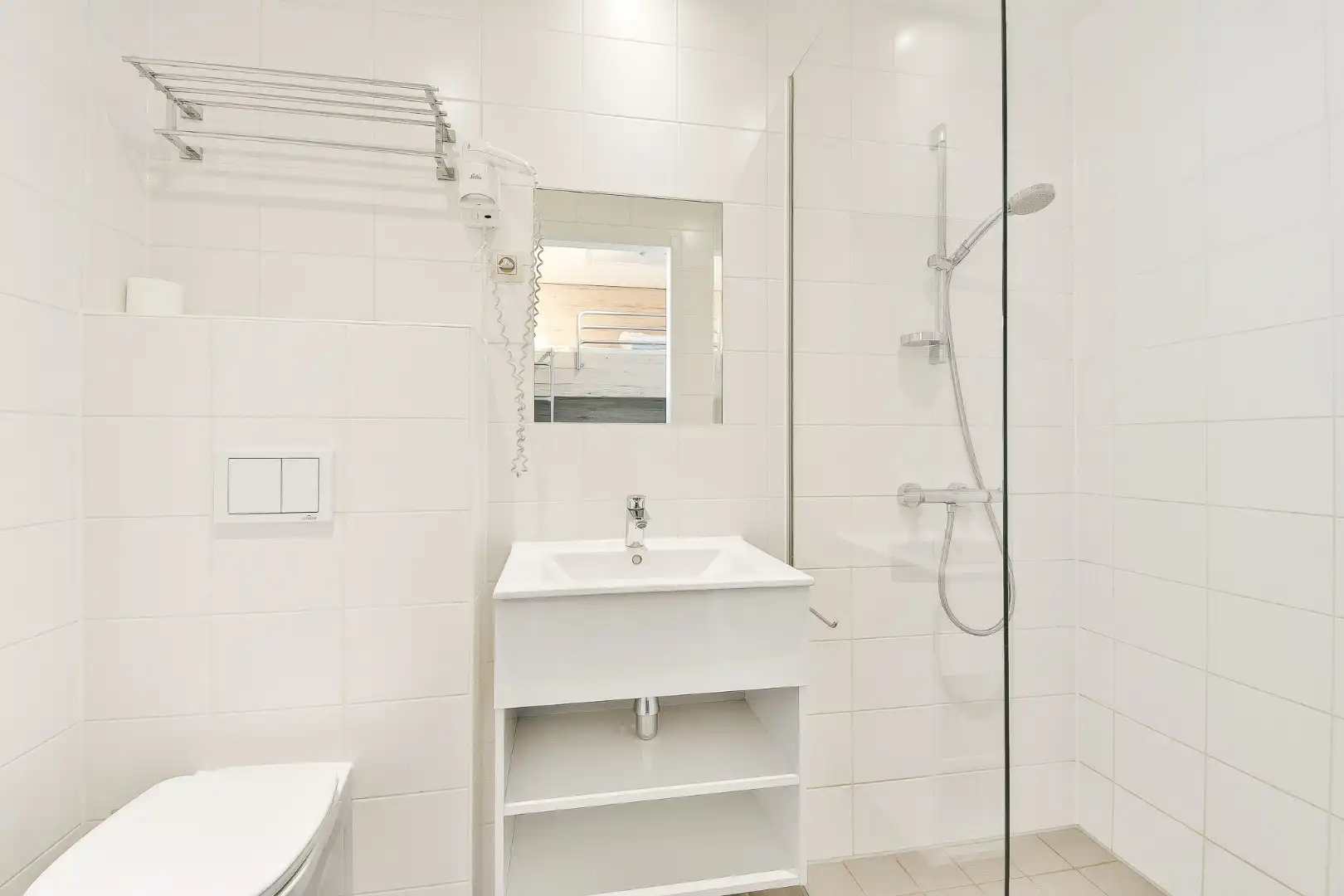 Vernieuwd gemeubeld vakantieappartement foto 10