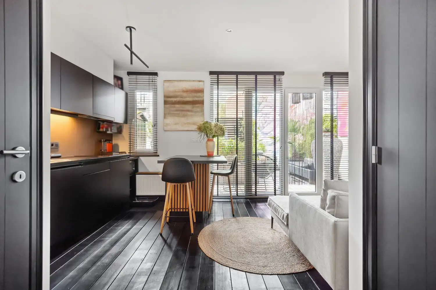 Instapklaar appartement (50 m²) met prachtig 'Ibiza Bohemian' terras nabij Zurenborg foto 5
