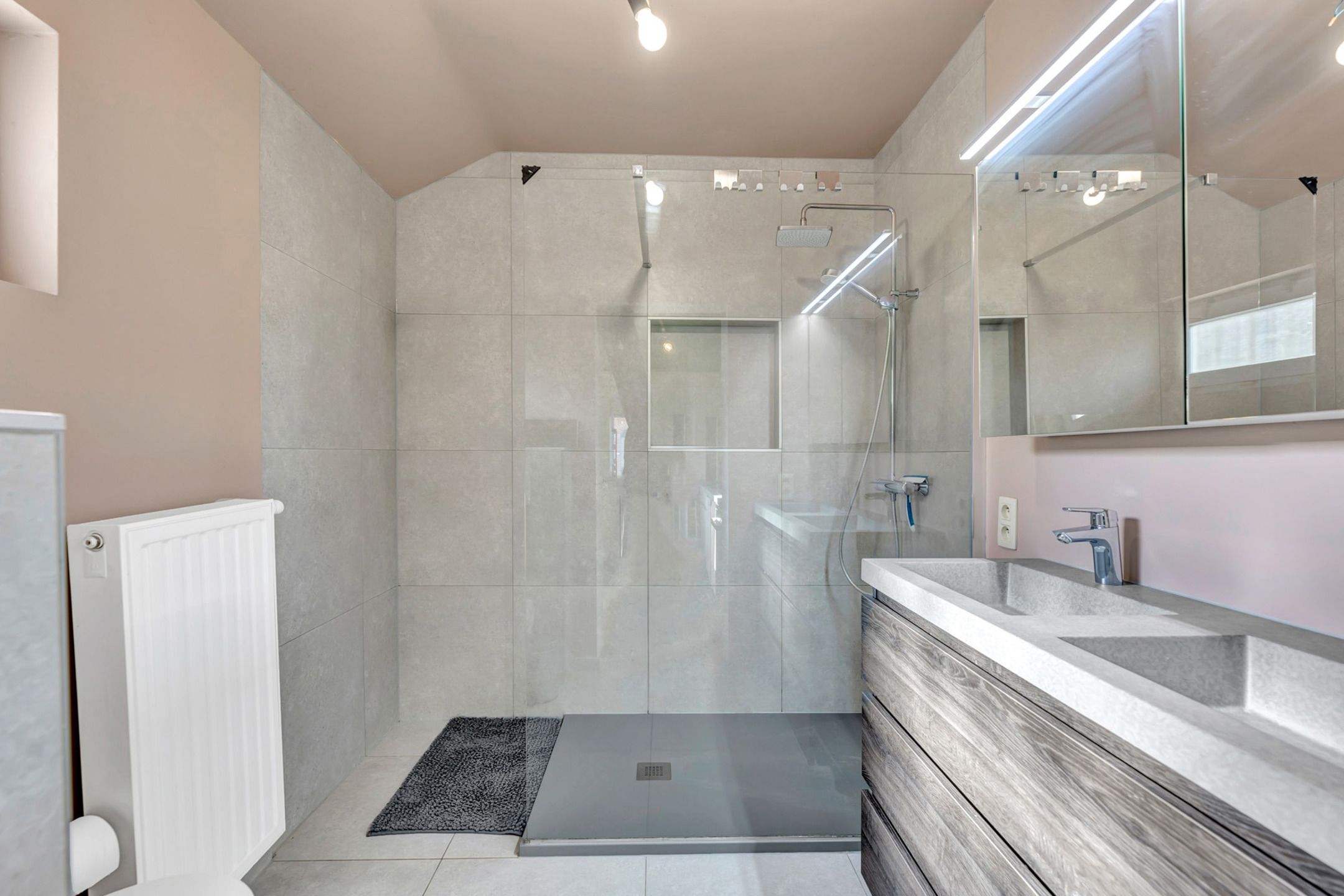 Instapklare woning met tuin foto 9
