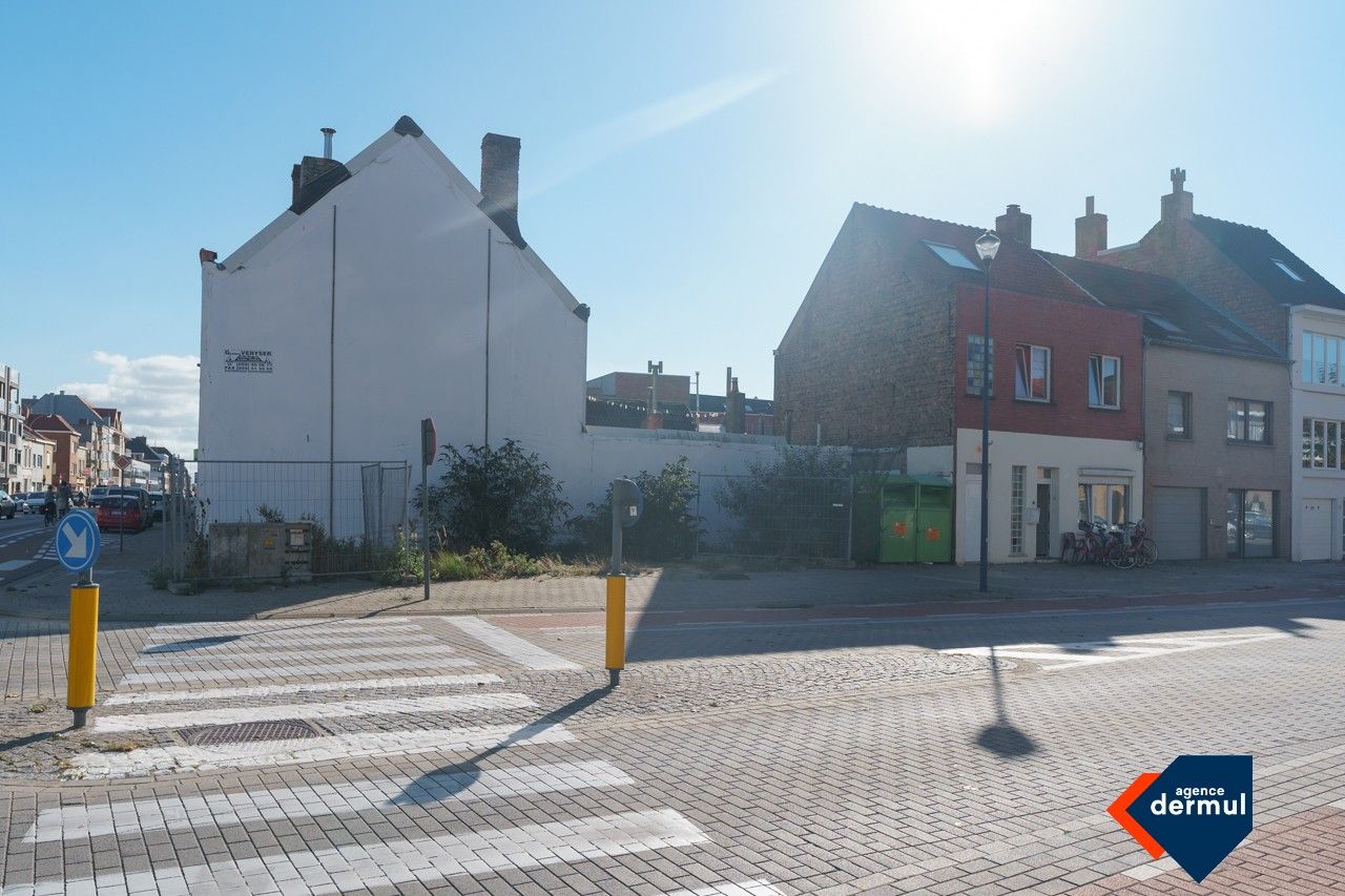 BOUWGROND foto {{pictureIndex}}