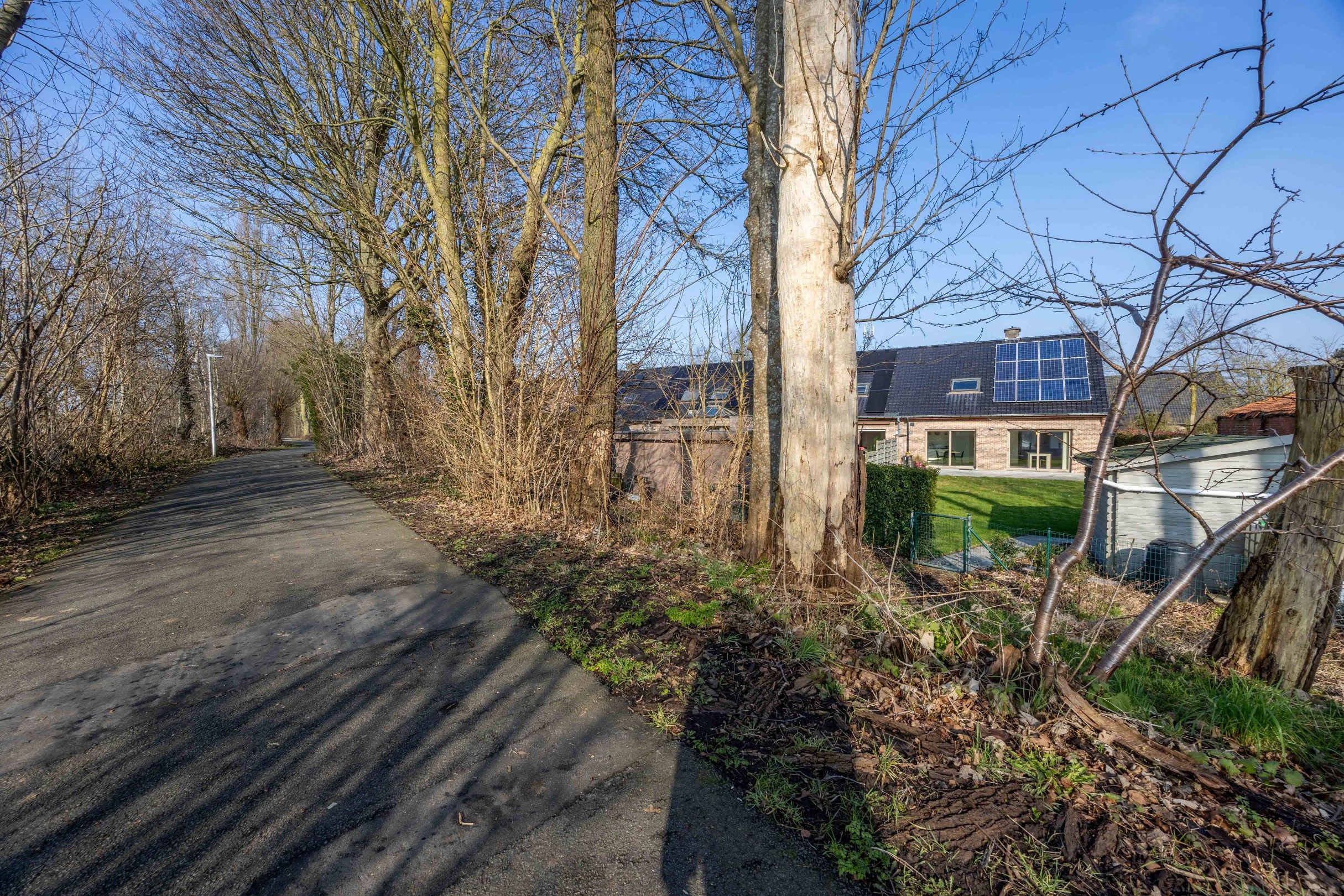 SCHITTEREND INSTAPKLARE WONING MET ZUIDGEORIENTEERDE TUIN foto 21