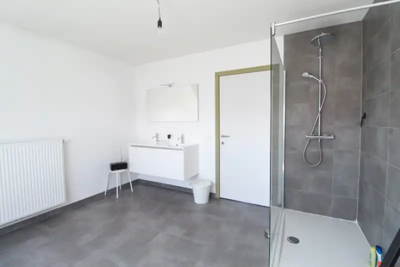 Prachtige moderne woning te huur vlakbij centrum Roeselare foto 13