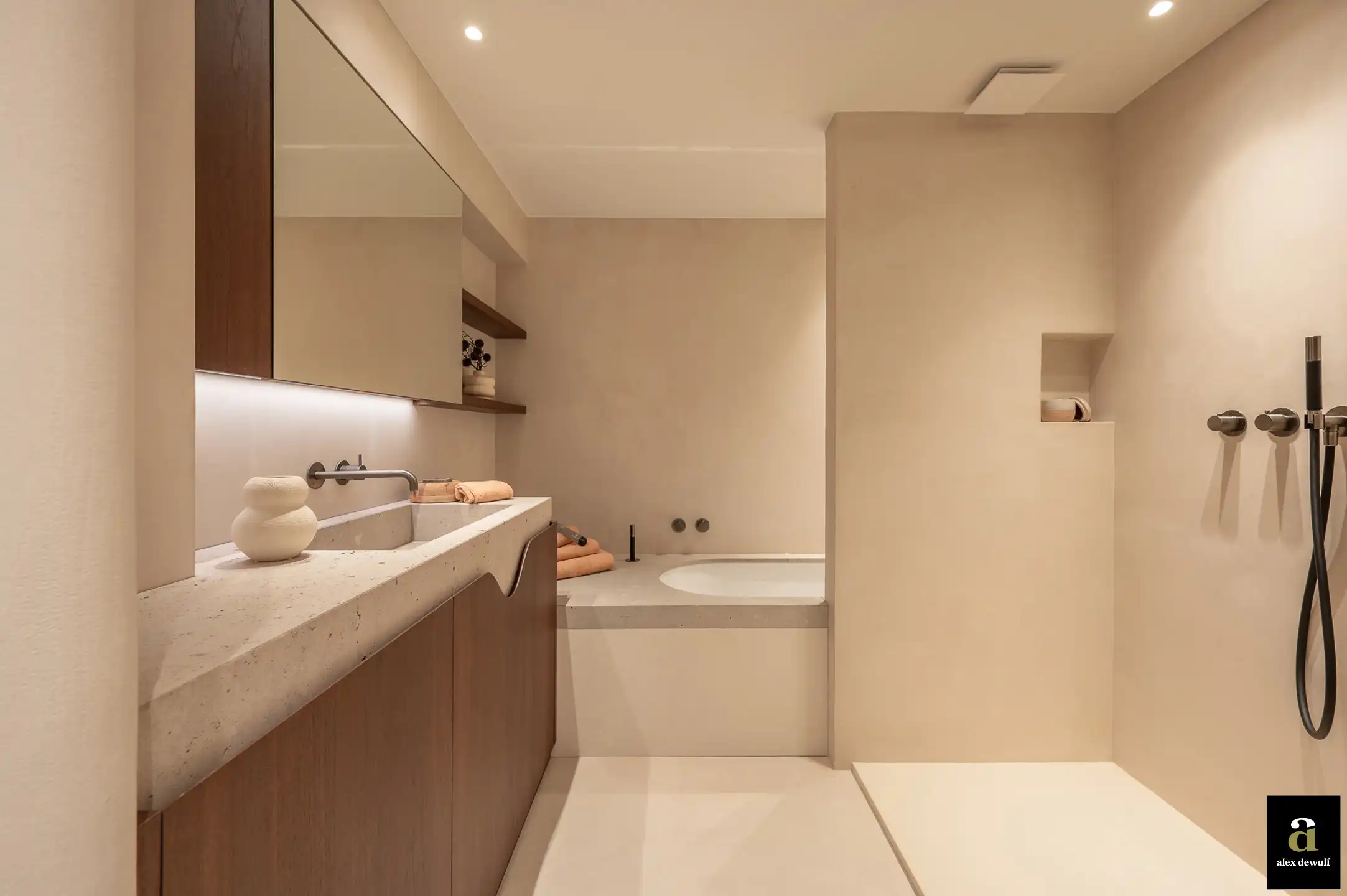 Luxueus instapklaar 3 slpk appartement [Zeedijk, Zoute]. foto 24