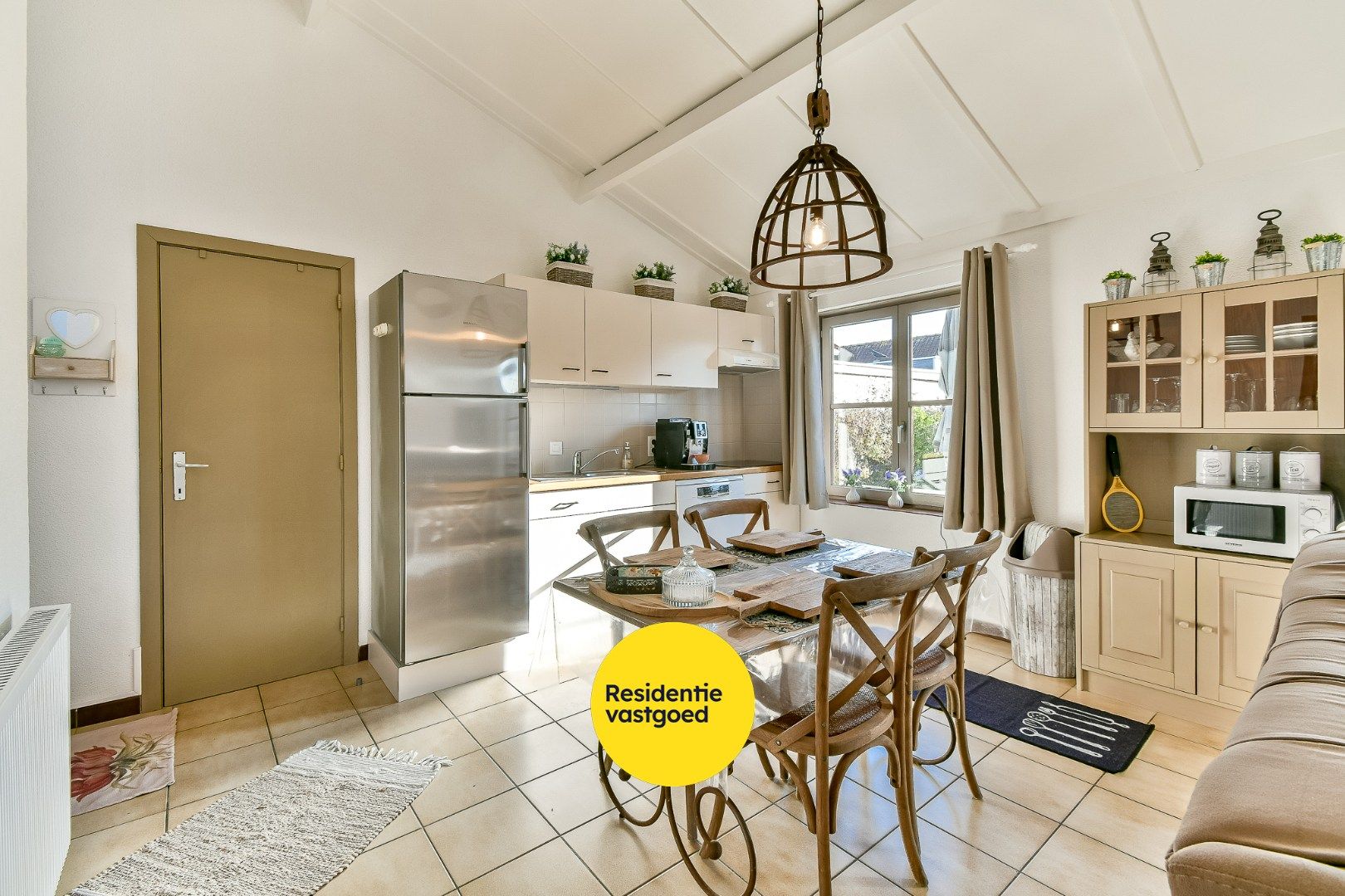 Vakantiewoning met tuin, parkeerplaats en 2 slaapkamers foto 4