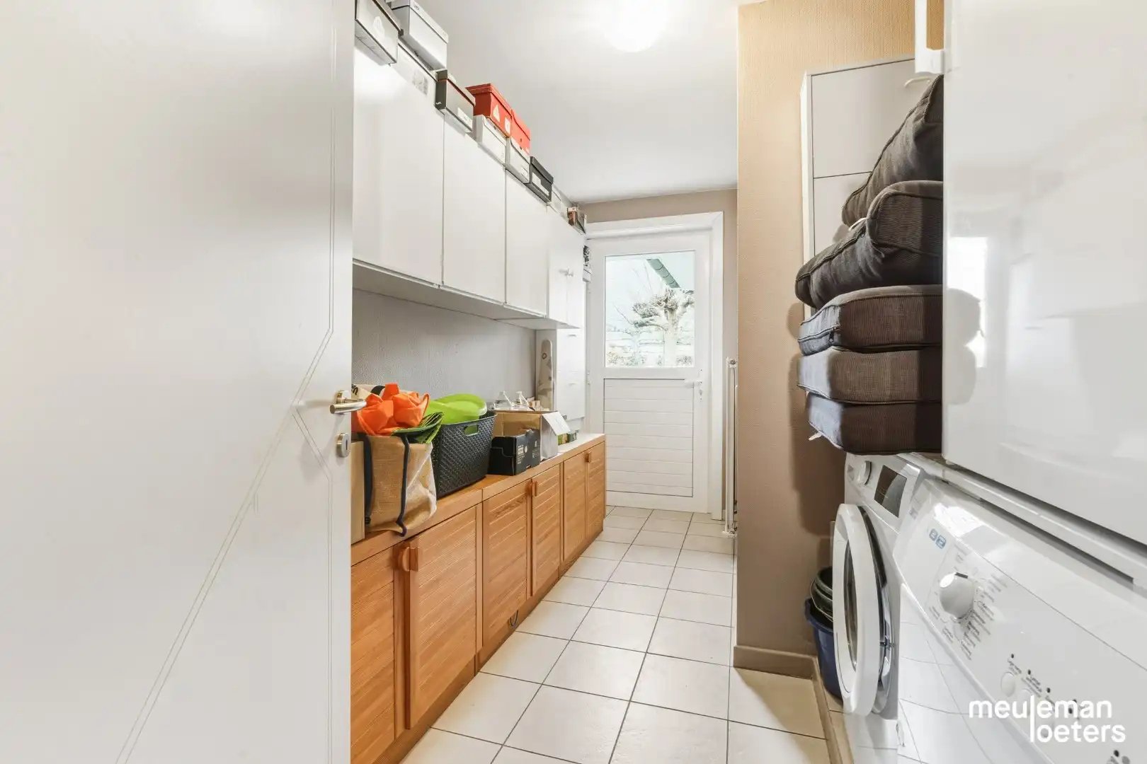 Schitterend gelegen en energiezuinige gelijkvloerse woning met tuin en garage foto 11