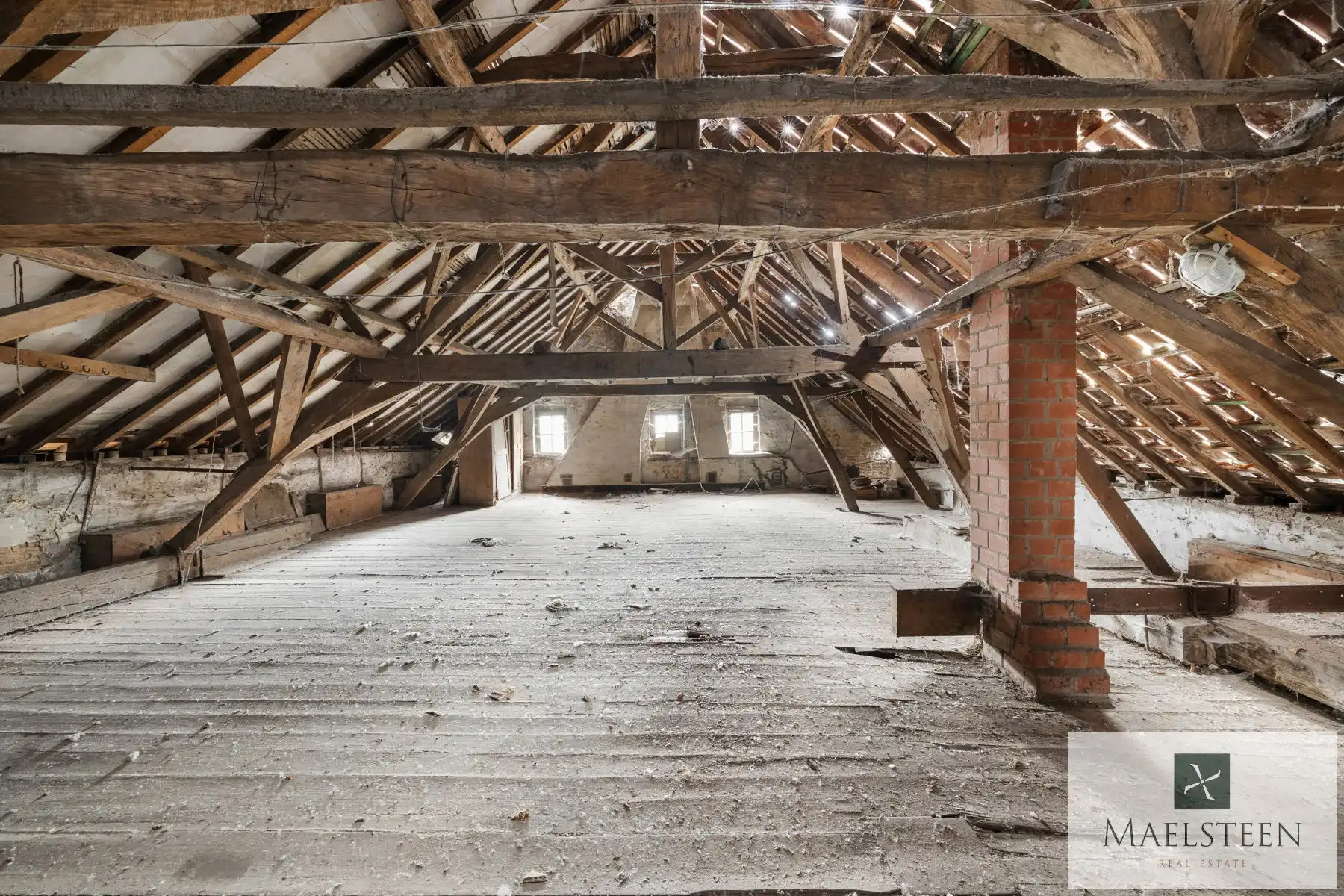 Historisch herenhuis op 3.611m2 in centrum Ruiselede foto 20