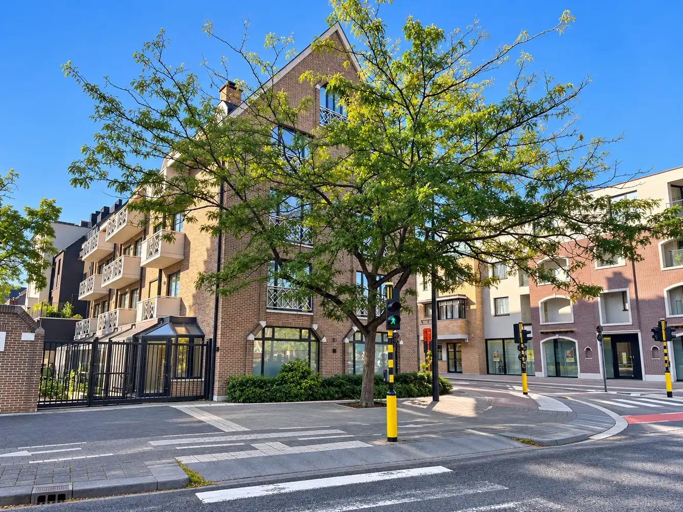 Kantoor/praktijkruimte met parking foto {{pictureIndex}}
