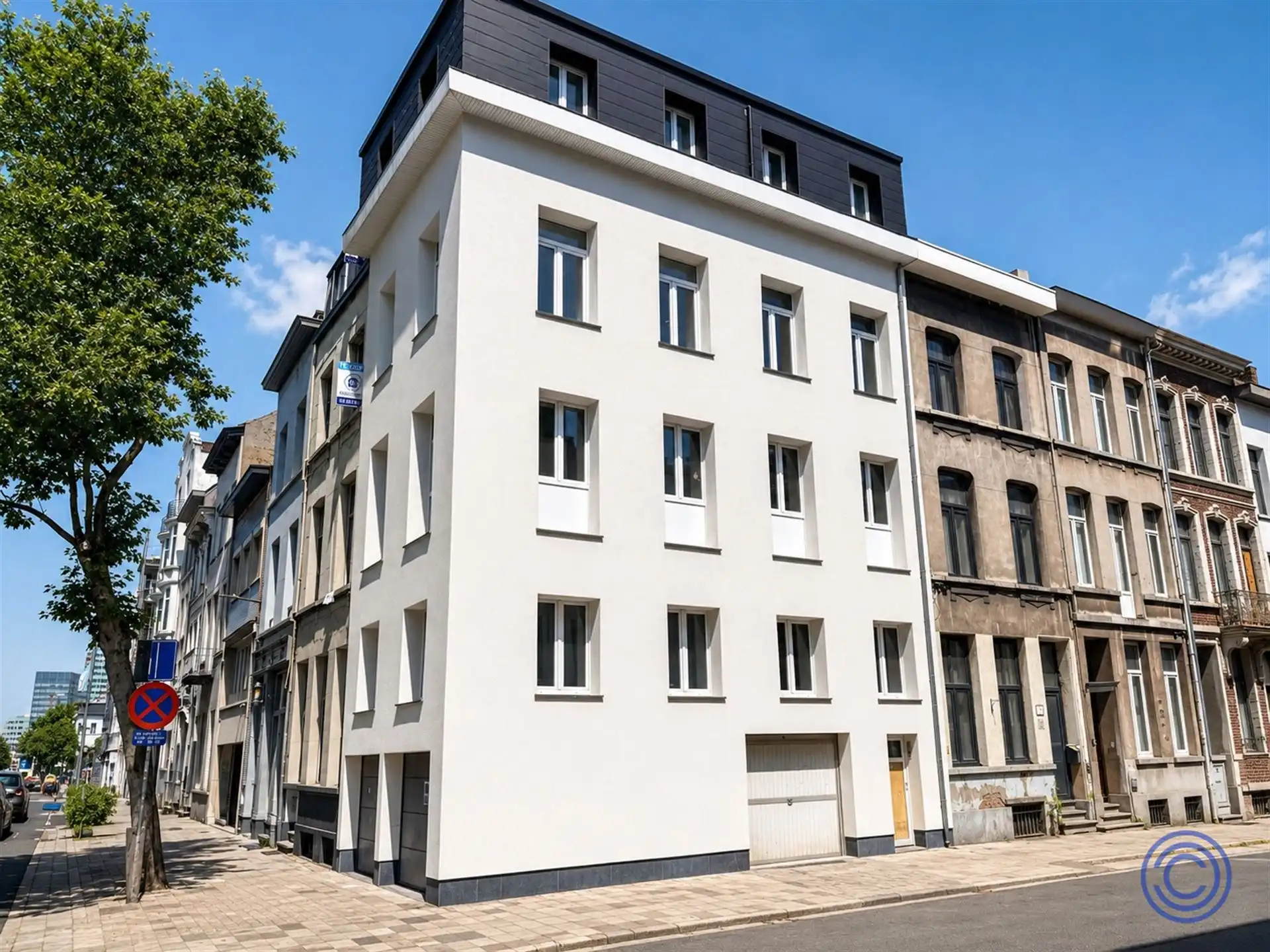 Licht op te frissen 1-slpk appartement in centrum Antwerpen! foto 8