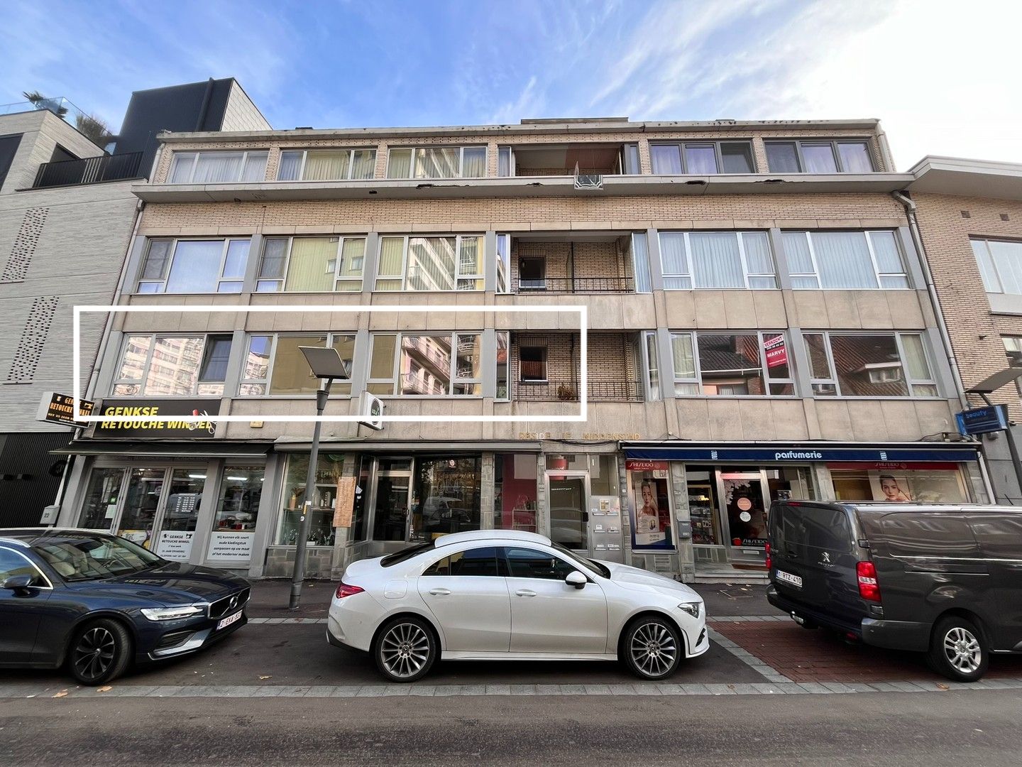 Appartement met 3 slaapkamers gelegen in het centrum van Genk foto {{pictureIndex}}