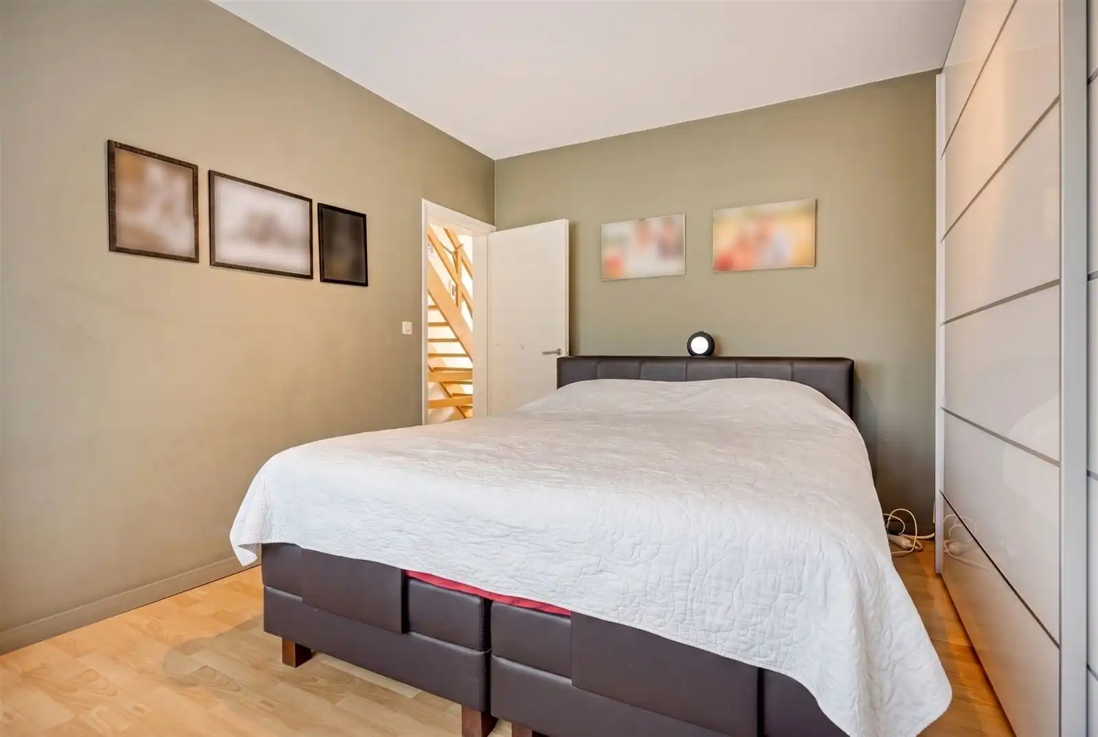 Instapklare gezinswoning met 4 slaapkamers op toplocatie in Elsdonk! foto 16