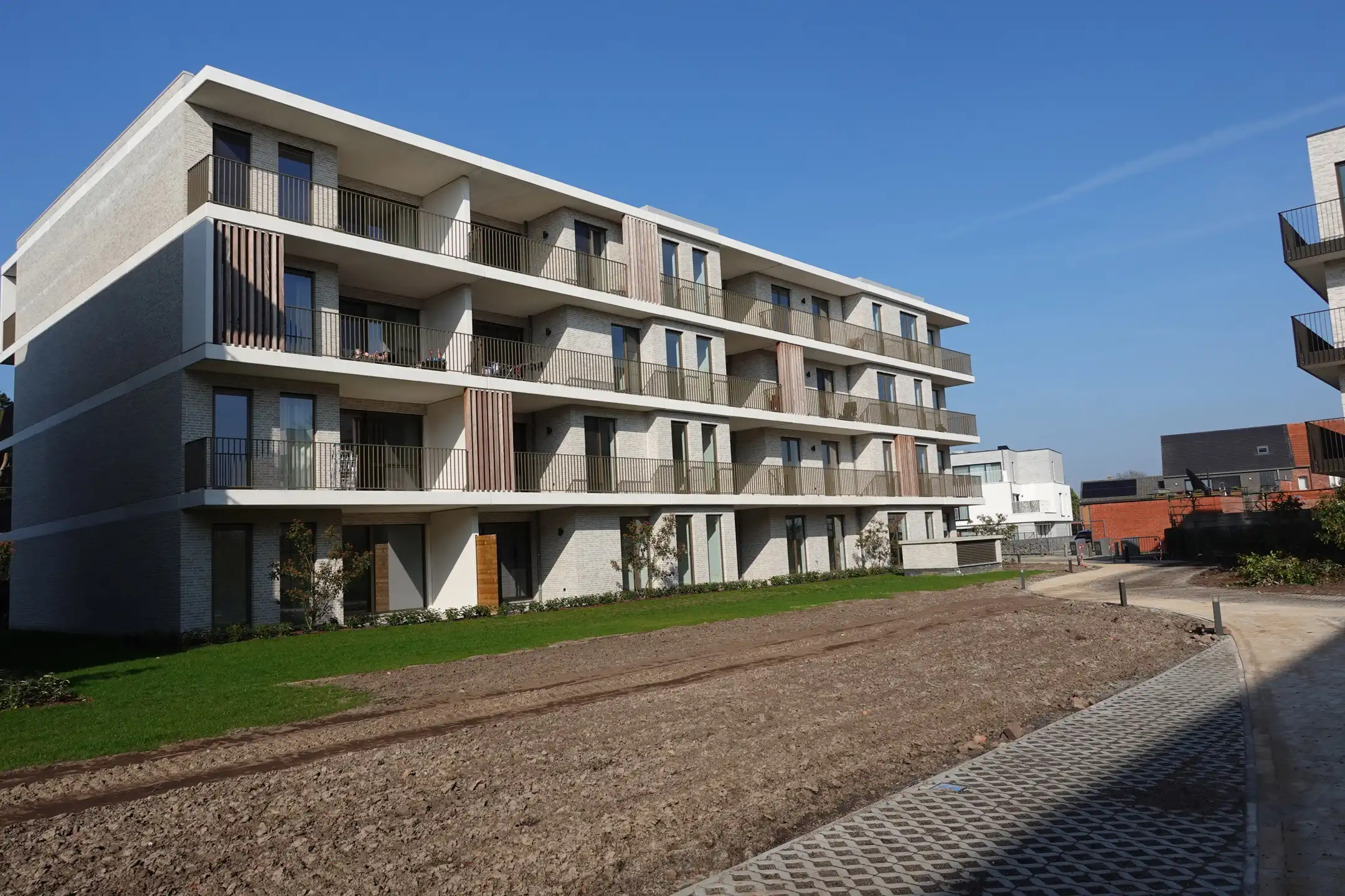Knap energiezuinig appartement met tof terras foto 19