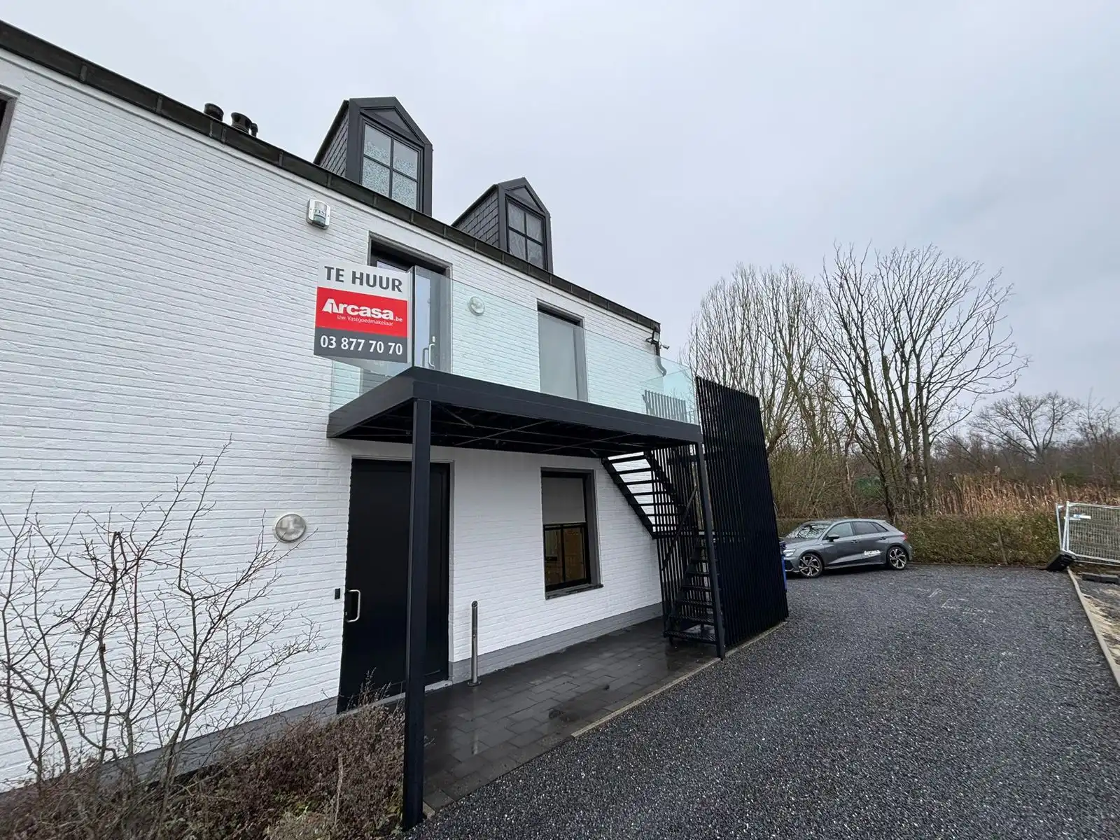 Kantoor te huur foto {{pictureIndex}}