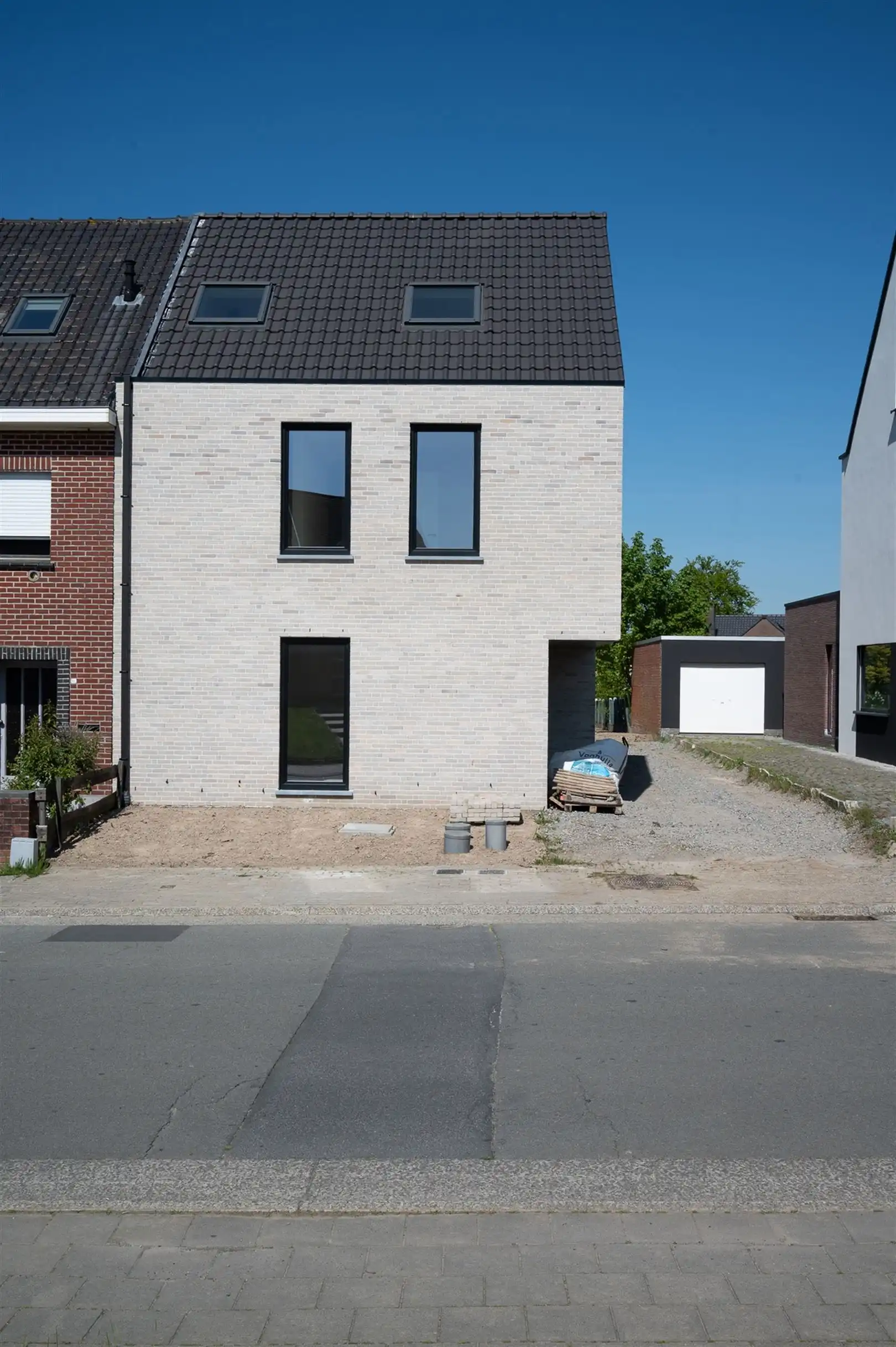 Ruime nieuwbouwwoning foto 3